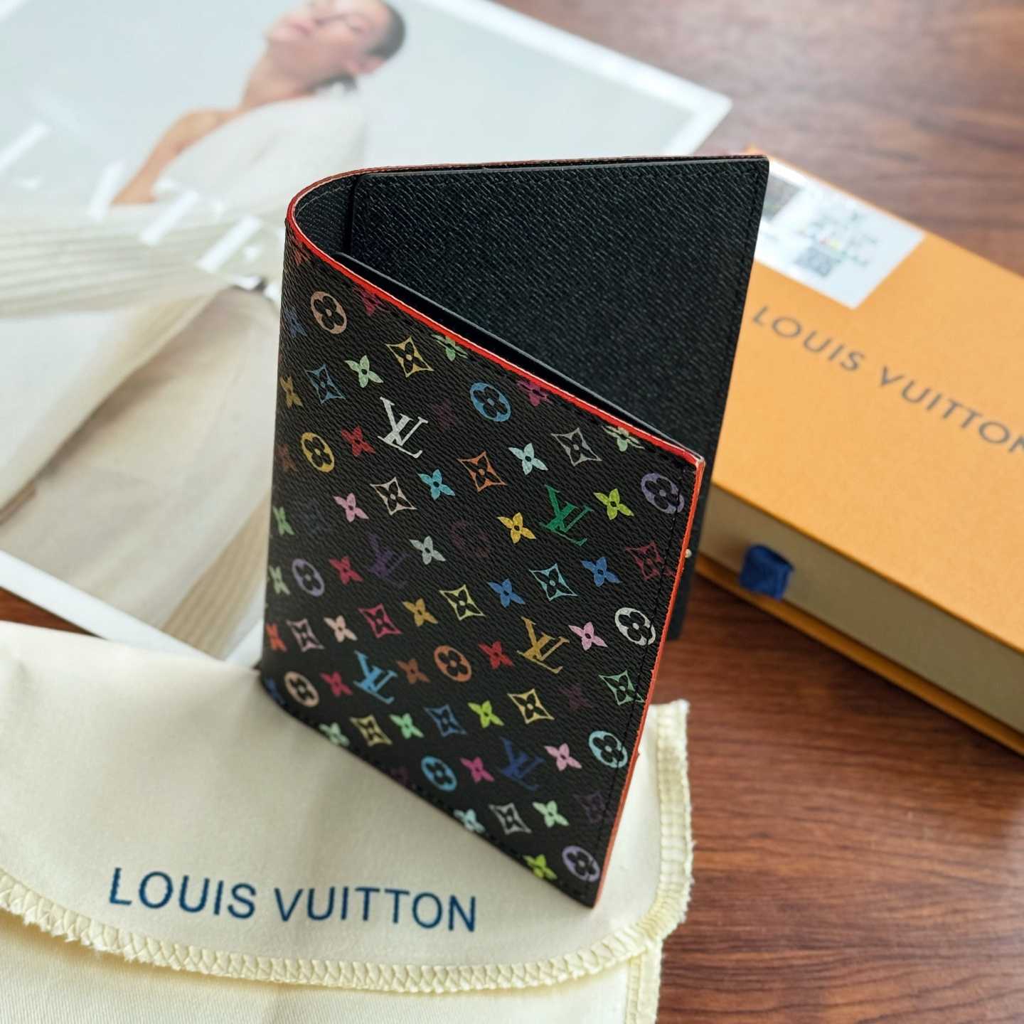 Louis Vuitton LV x TM Passport Cover   M13414 - 