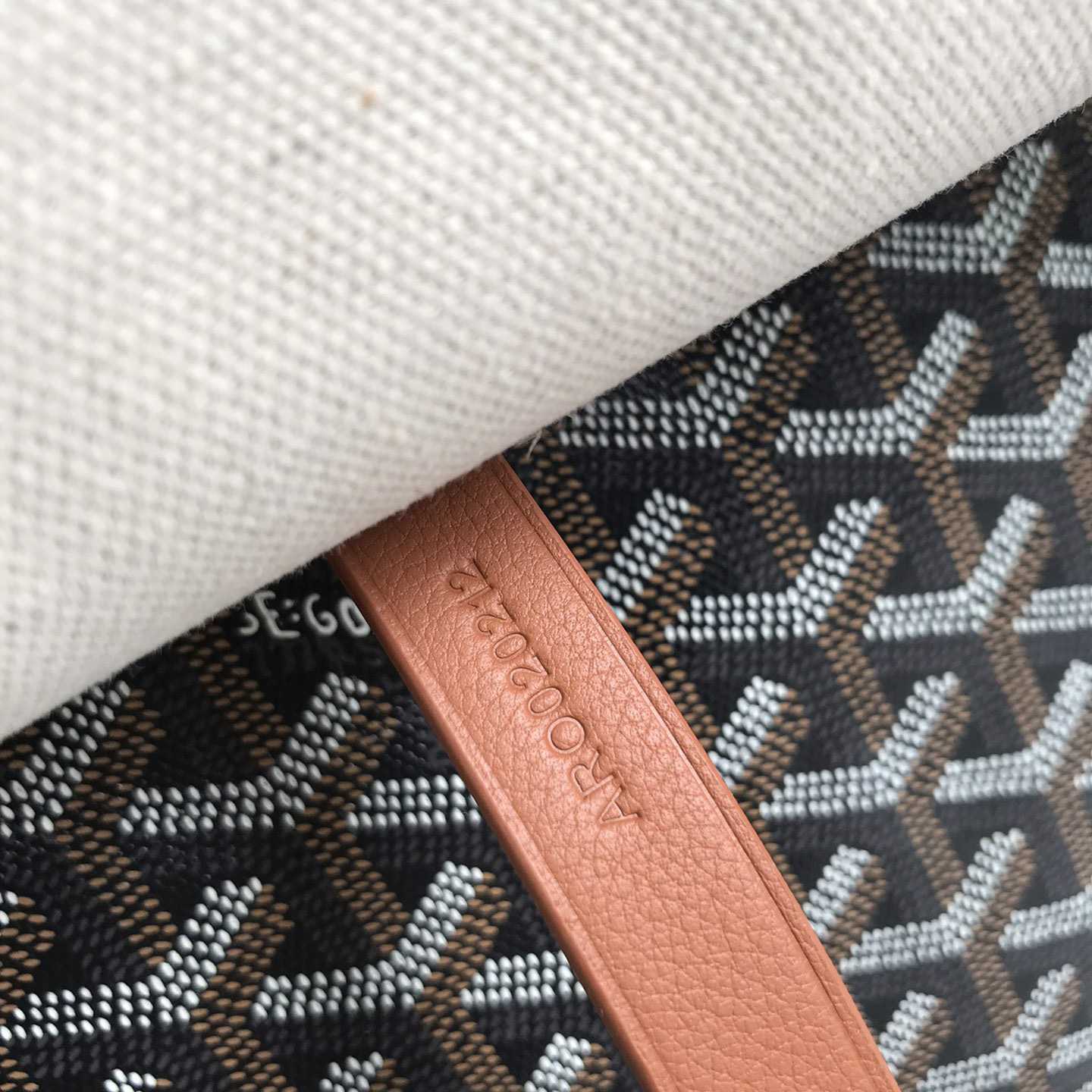 Goyard Capetien MM Messenger Bag   - PerfectKickZ