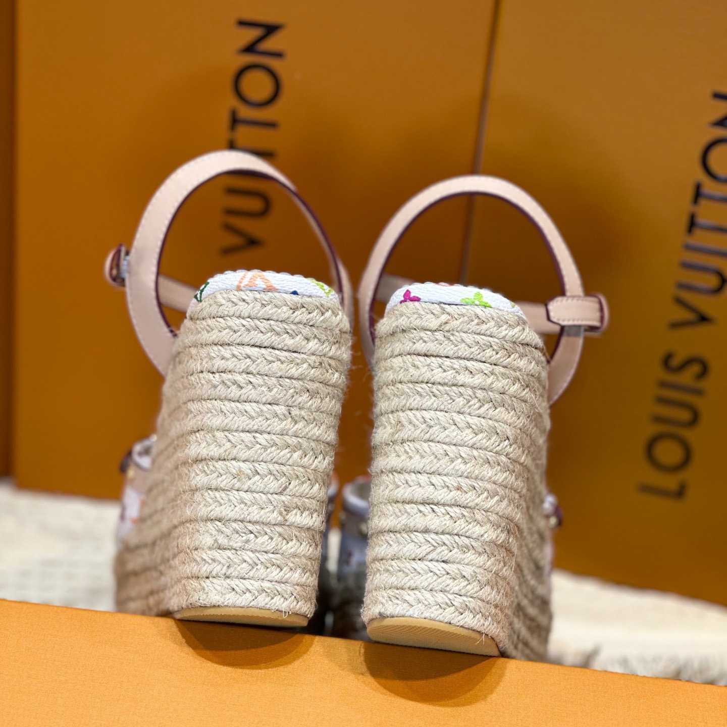Louis Vuitton LV x TM Helios Wedge Sandal  1AGYX0 - 