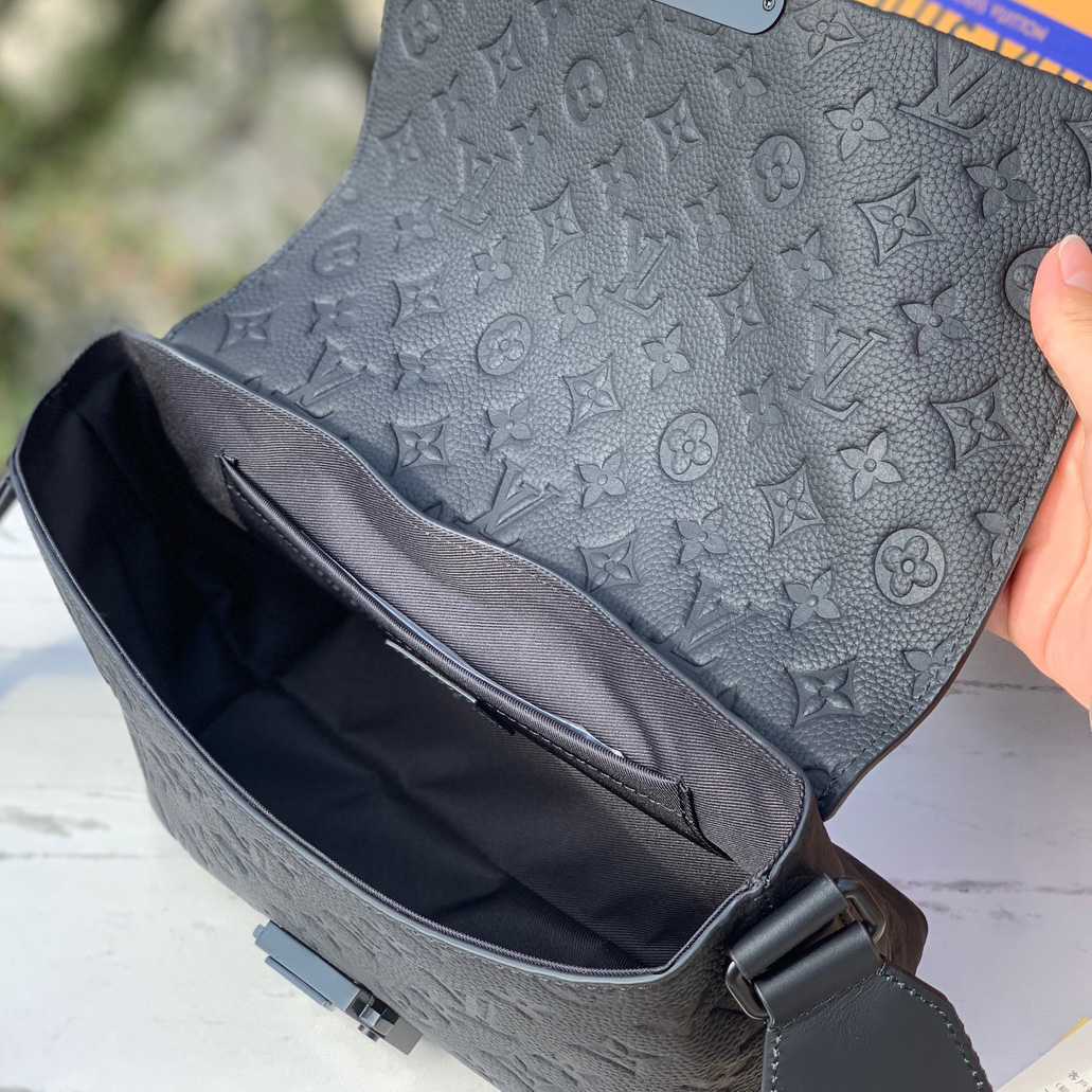  Louis Vuitton S-Cape Messenger    M23741 - PerfectKickZ