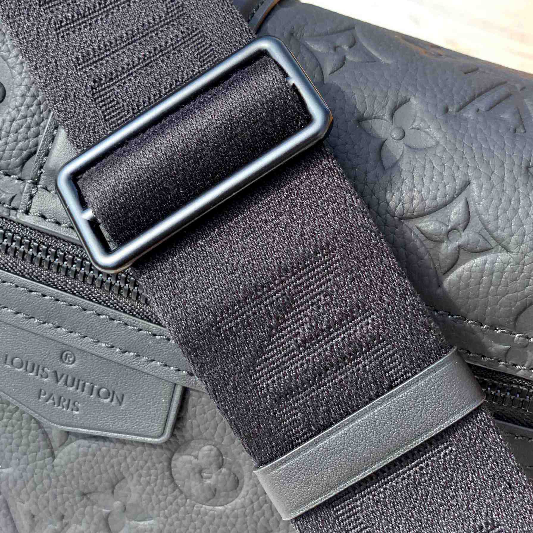  Louis Vuitton S-Cape Messenger    M23741 - PerfectKickZ