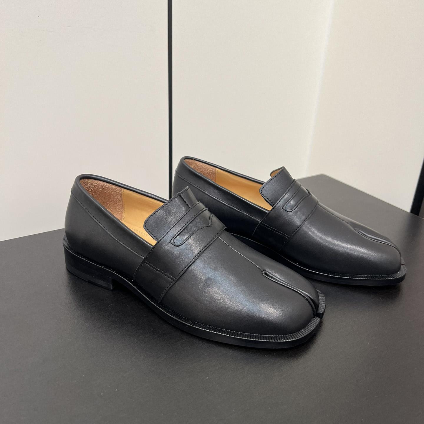 Maison Margiela Tabi Leather Loafers - PerfectKickZ