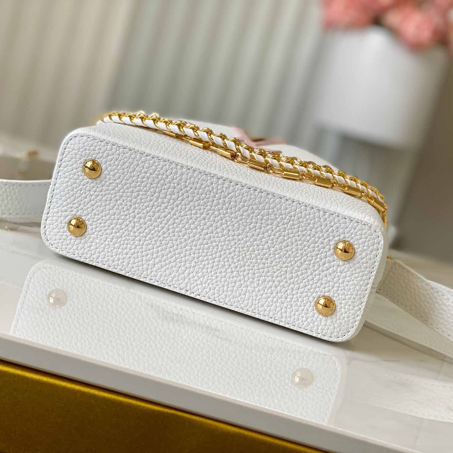 Louis Vuitton Capucines BB   M12279 - PerfectKickZ