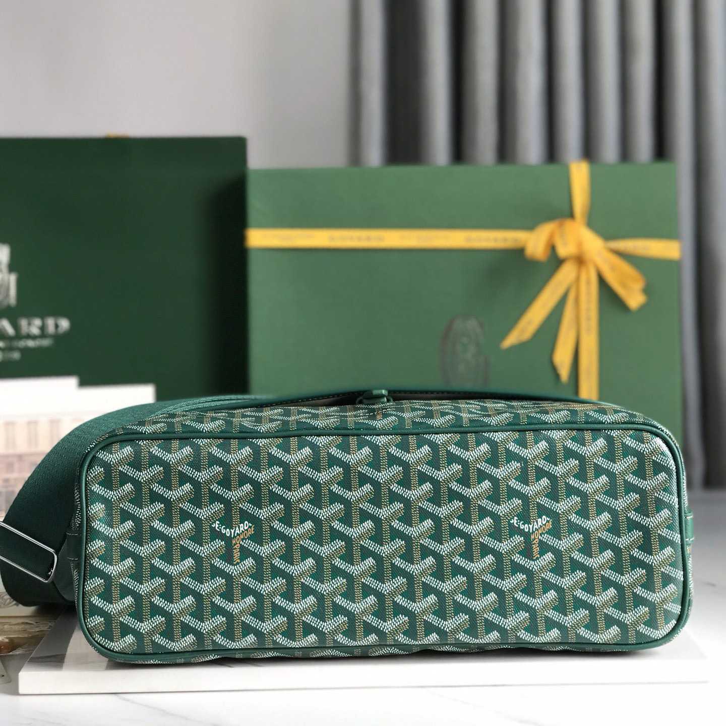 Goyard Capetien MM Messenger Bag   - PerfectKickZ