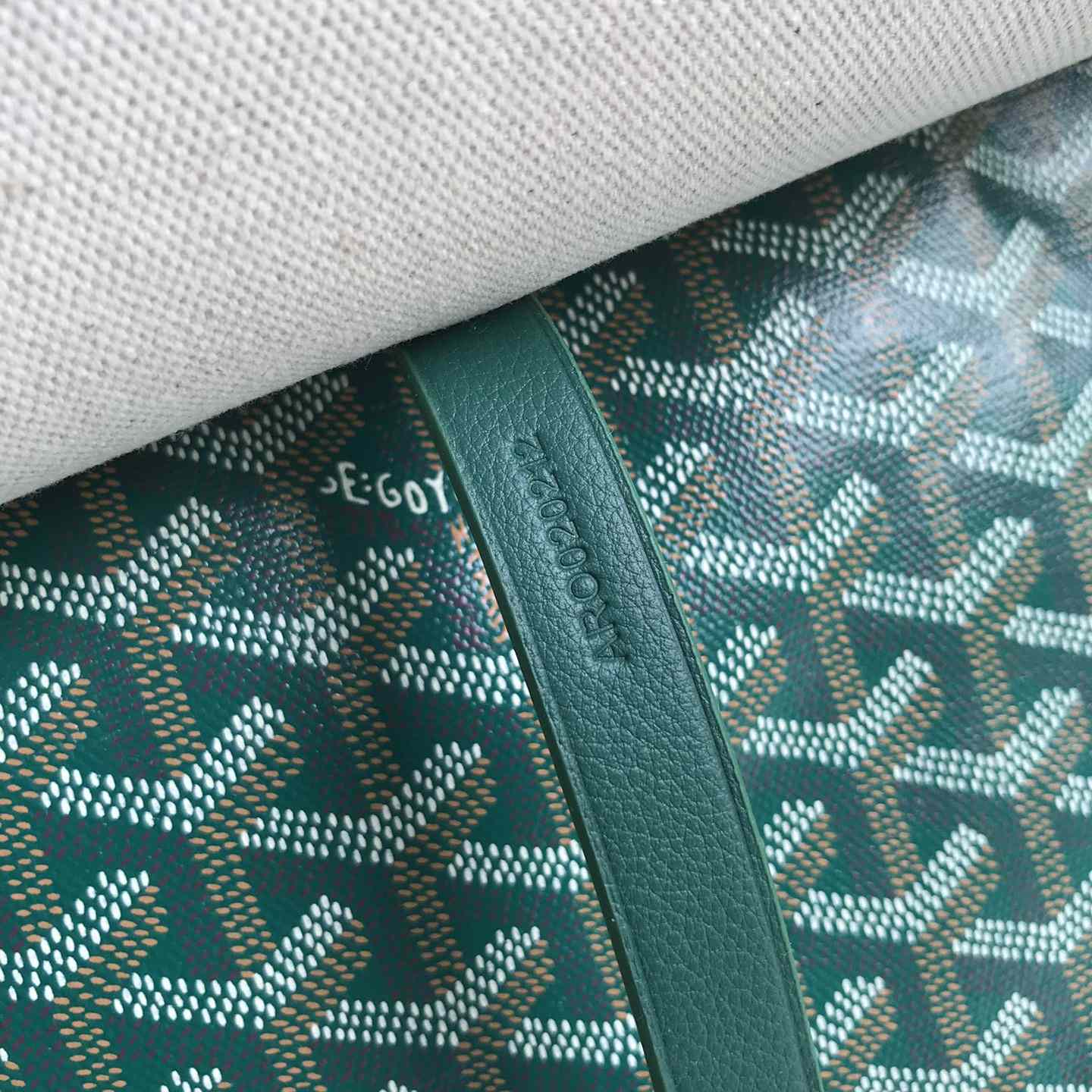 Goyard Capetien MM Messenger Bag   - PerfectKickZ