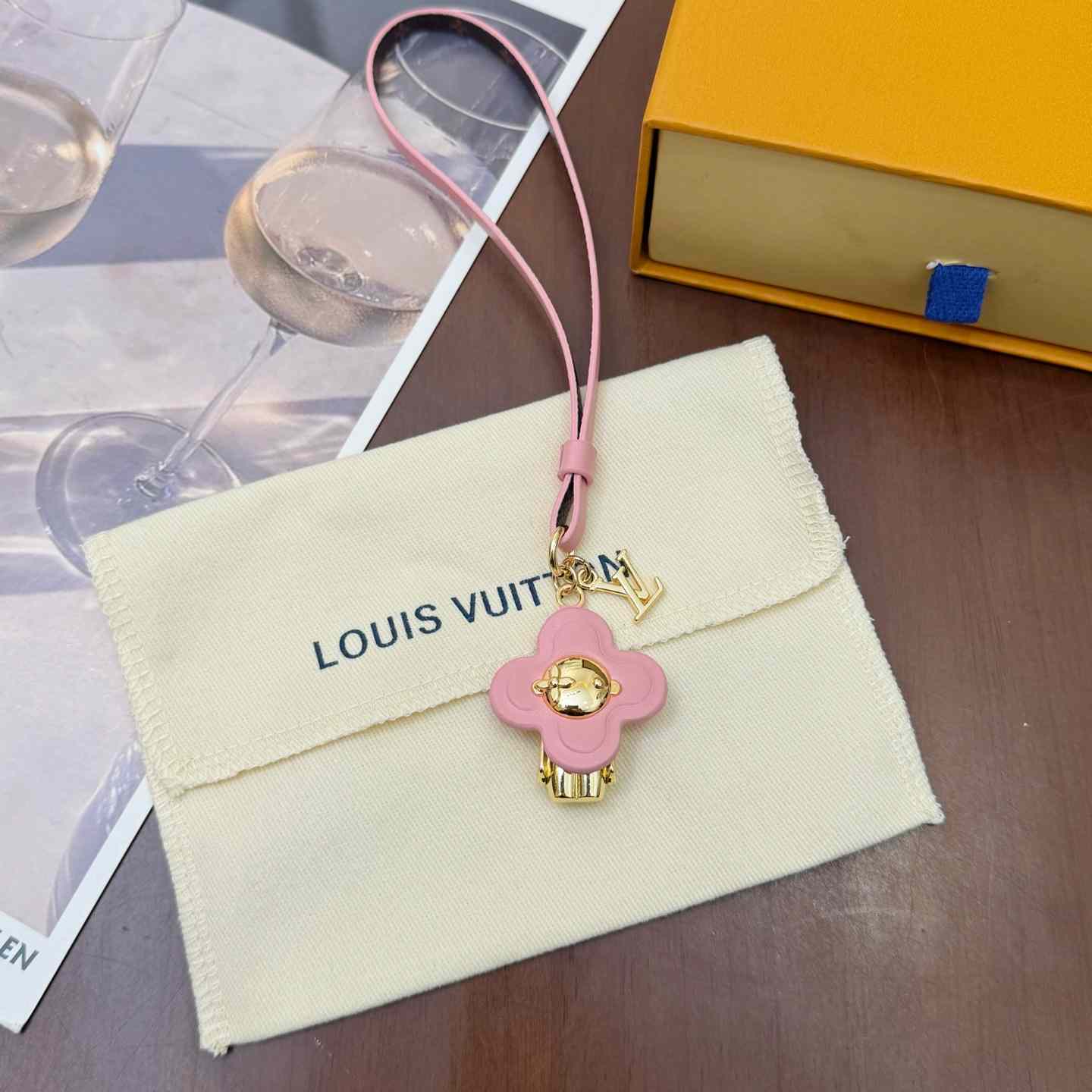 Louis Vuitton Mini Vivienne Bag Charm  M02127 - PerfectKickZ