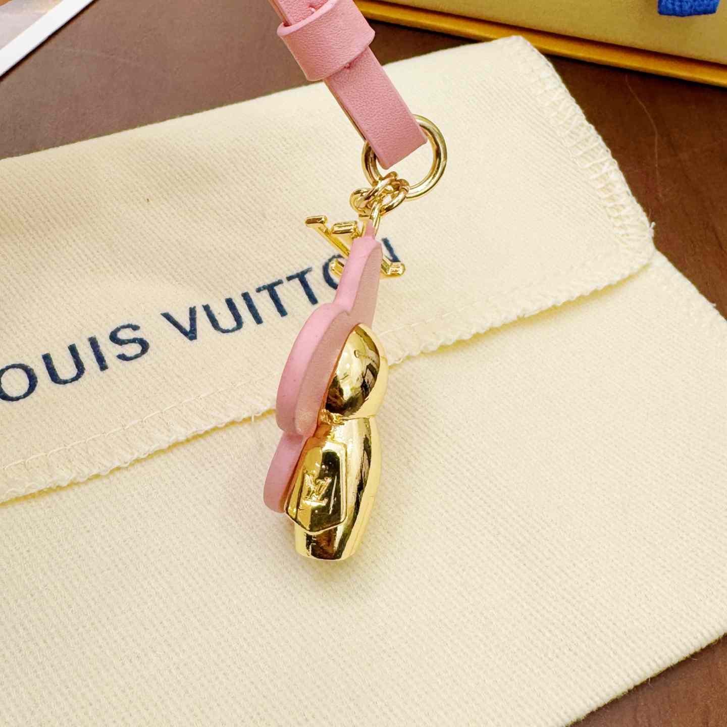 Louis Vuitton Mini Vivienne Bag Charm  M02127 - PerfectKickZ