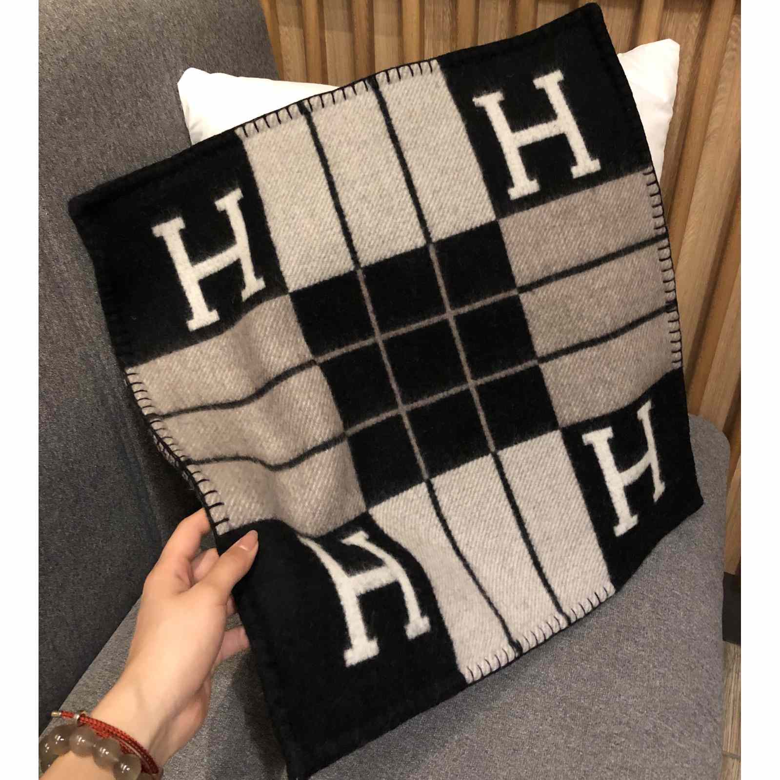 Hermes Avalon III Pillow,Small Model - 