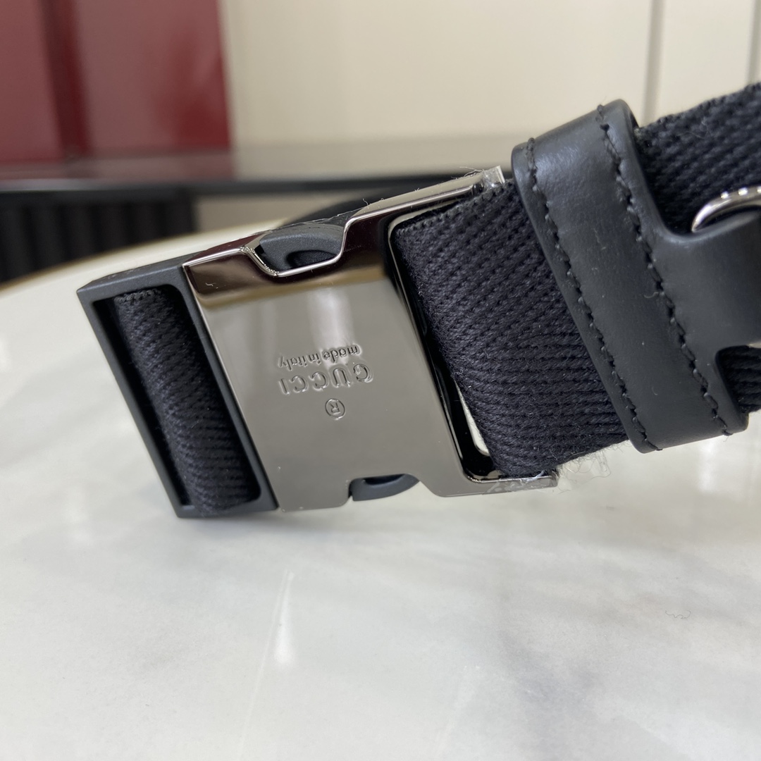 Gucci GG Emblem Small Belt Bag - PerfectKickZ