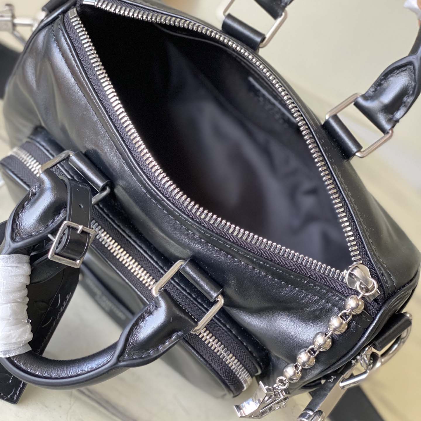 Louis Vuitton Keepall Cargo Bandoulière 25   M13988 - PerfectKickZ