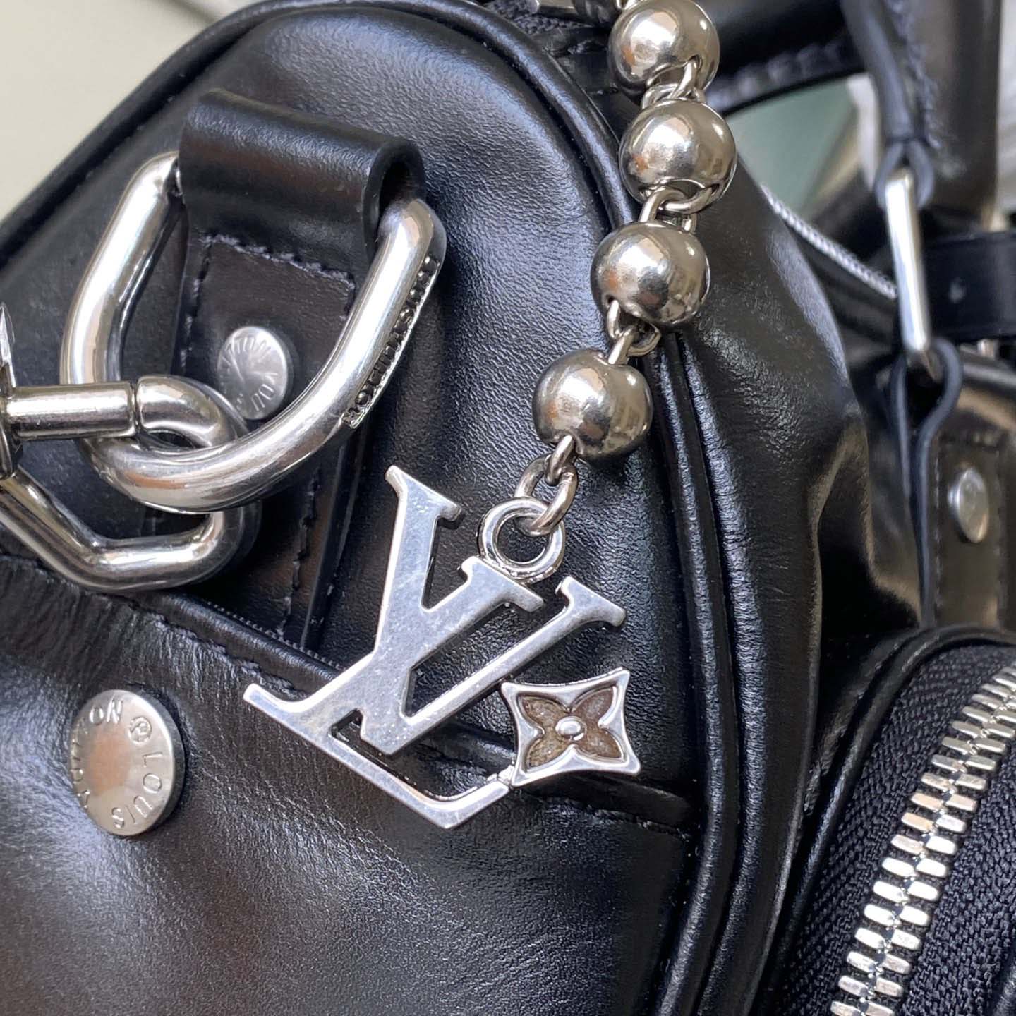 Louis Vuitton Keepall Cargo Bandoulière 25   M13988 - PerfectKickZ