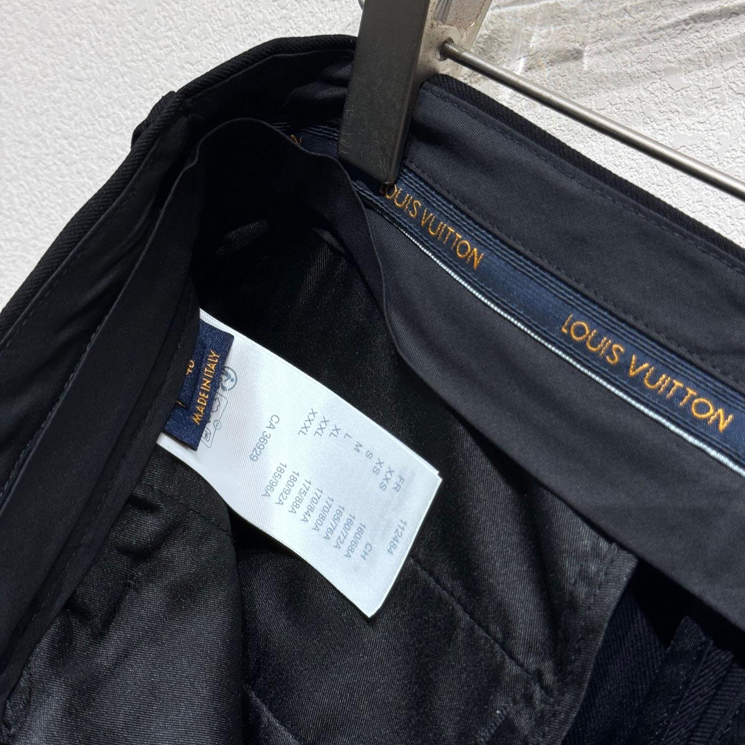Louis Vuitton Cargo Shorts - PerfectKickZ