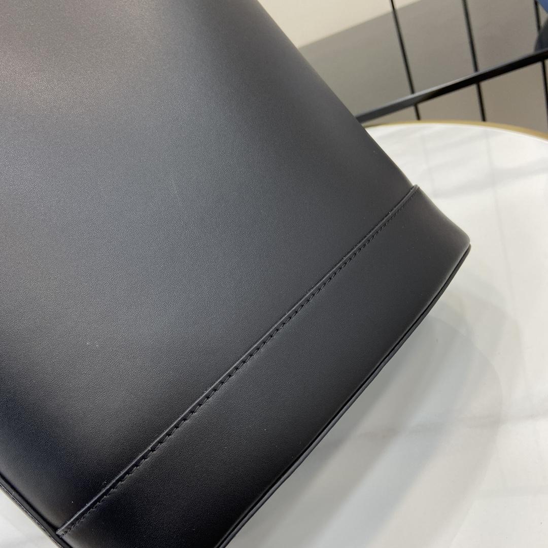 Gucci 73 Small Bucket Bag - PerfectKickZ