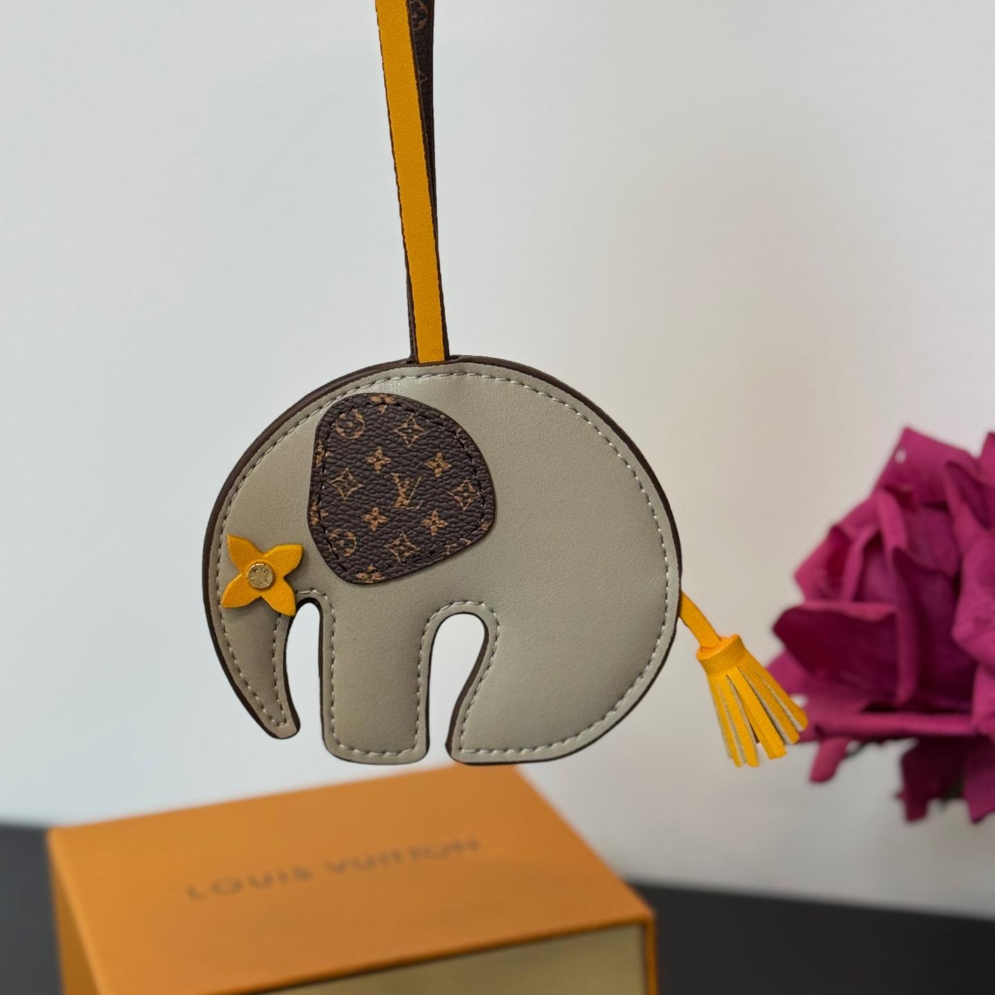 Louis Vuitton LV Elephant Bag Charm   M02384 - 