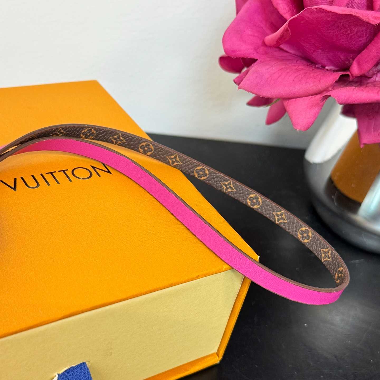 Louis Vuitton LV Elephant Bag Charm   M02383 - PerfectKickZ