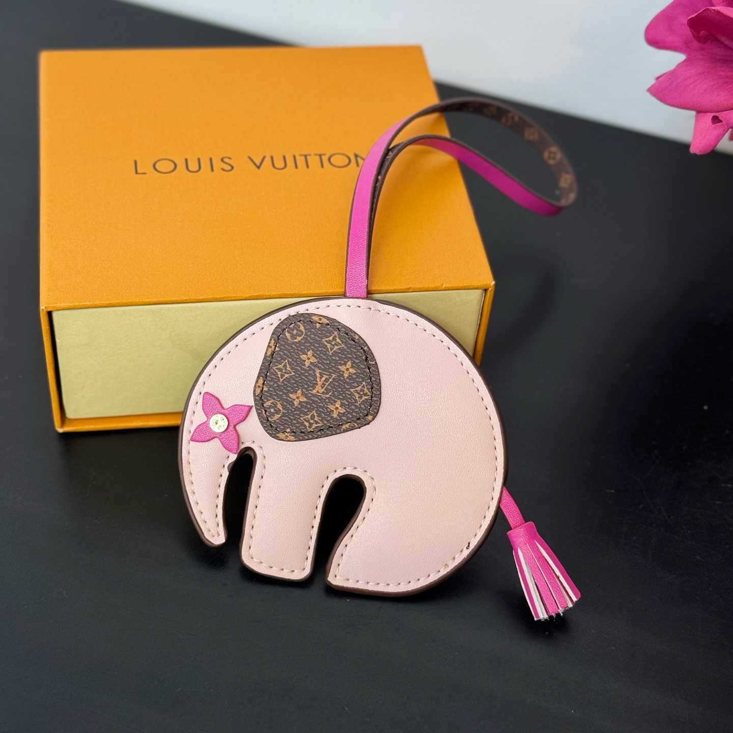 Louis Vuitton LV Elephant Bag Charm   M02383 - PerfectKickZ