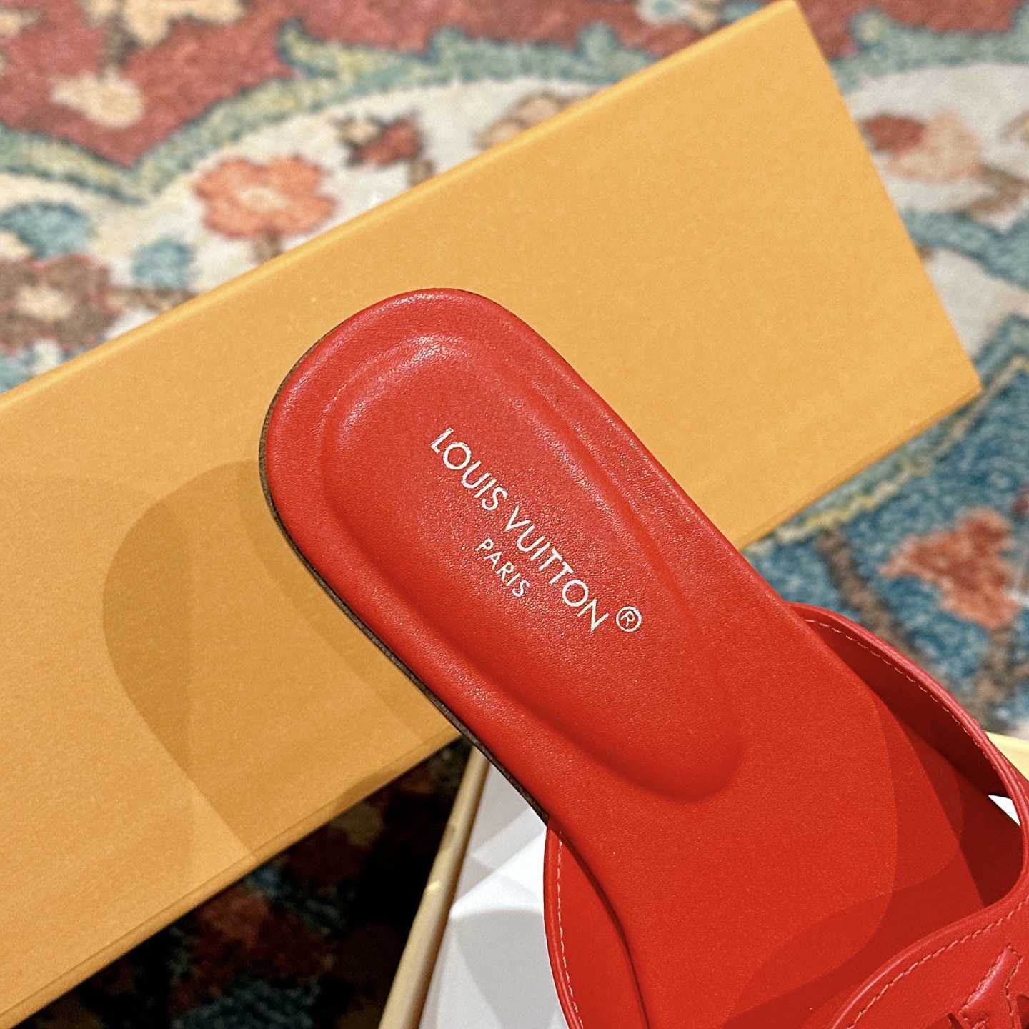Louis Vuitton LV Isola Flat Mule - PerfectKickZ