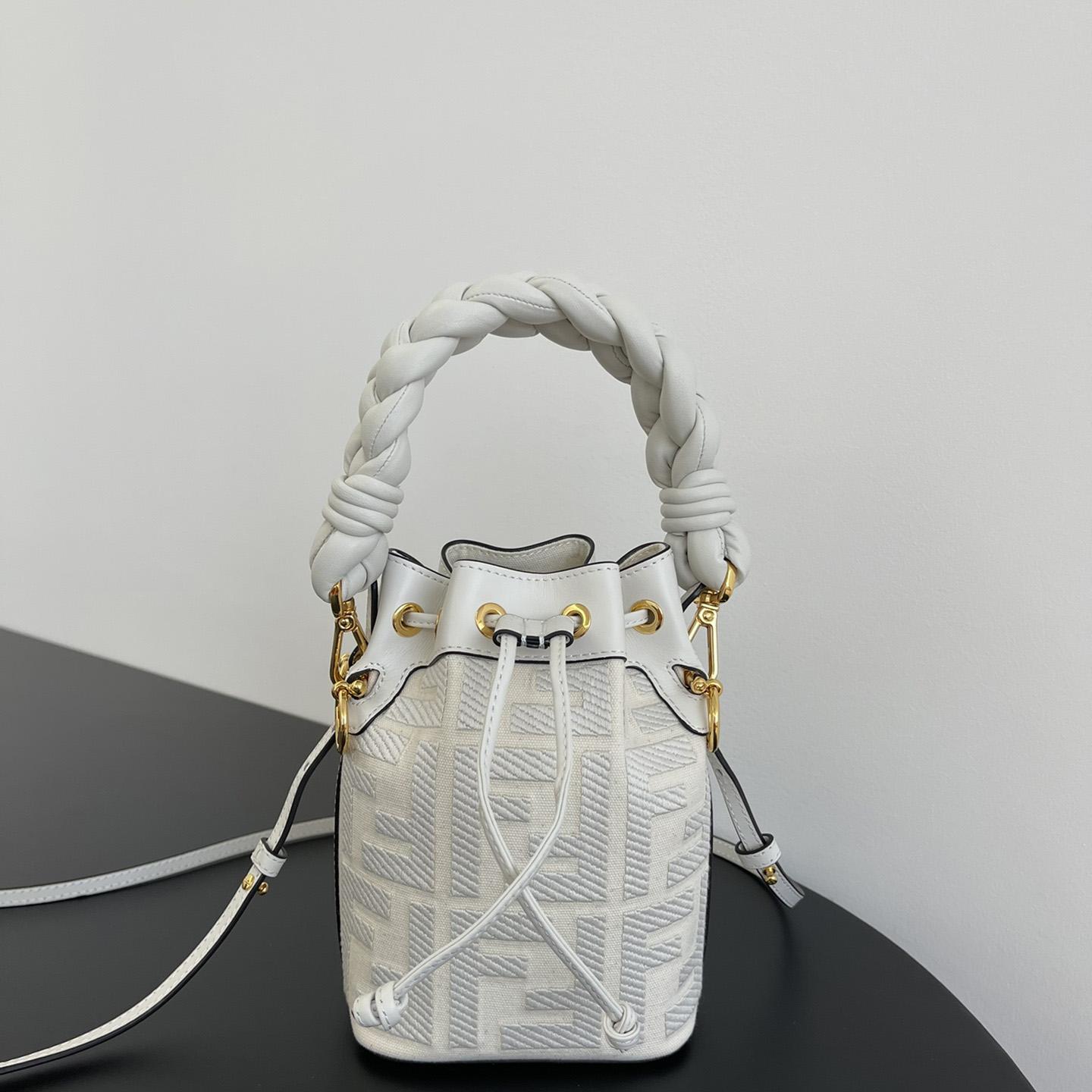Fendi Bucket Bag (18-12-10cm) - PerfectKickZ