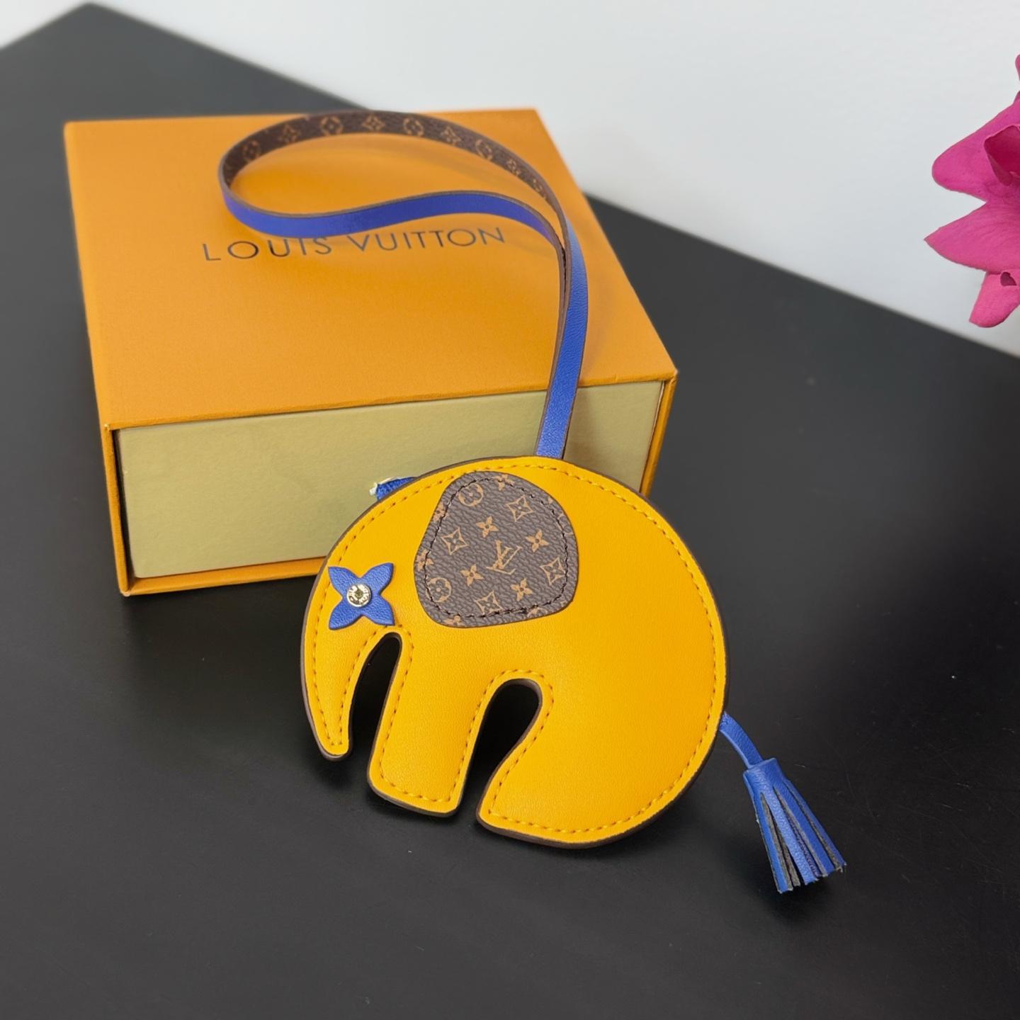 Louis Vuitton LV Elephant Bag Charm   M02325 - PerfectKickZ