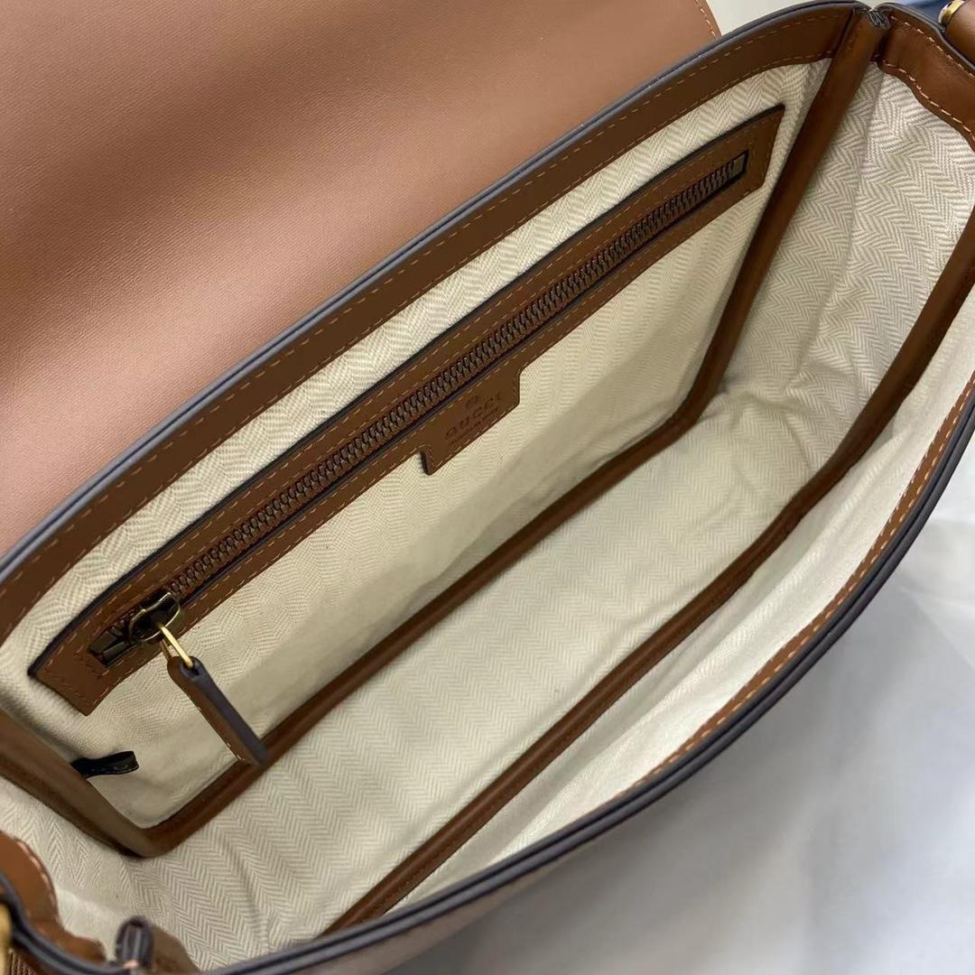 Gucci GG Emblem Medium Crossbody Bag - PerfectKickZ