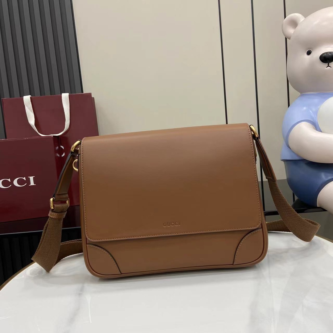 Gucci GG Emblem Medium Crossbody Bag - PerfectKickZ