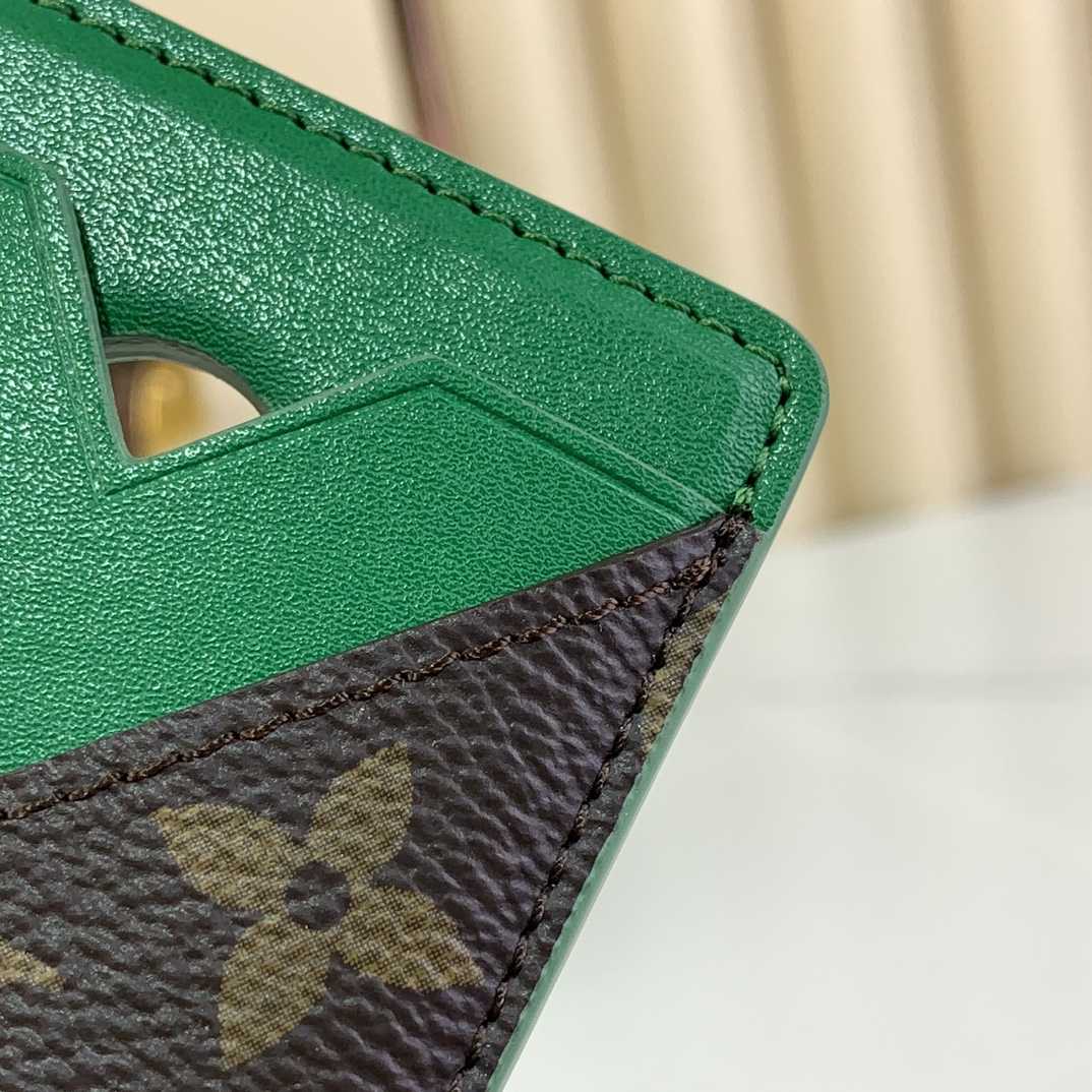 Louis Vuitton Porte-Cartes Magnet  M12855 - PerfectKickZ