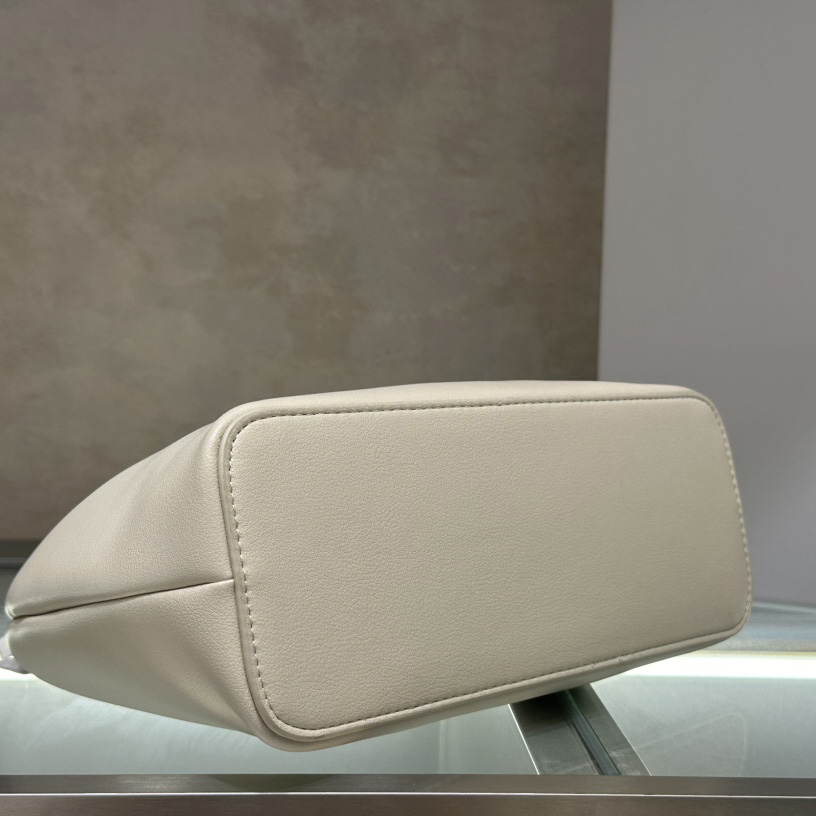 Jacquemus The Calino (24*9.5*20cm) - PerfectKickZ
