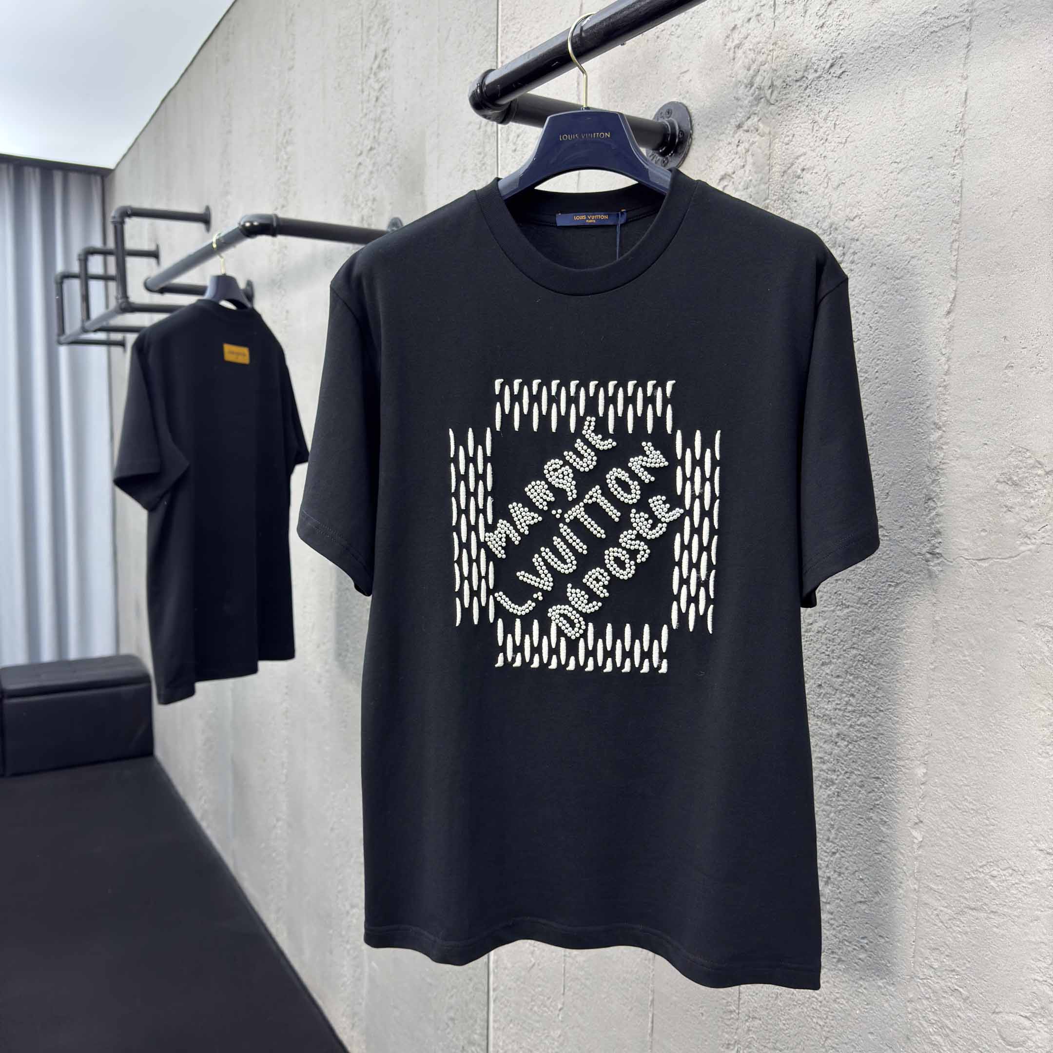 Louis Vuitton Embroidered Signature Cotton T-Shirt  1AFVB5 - PerfectKickZ
