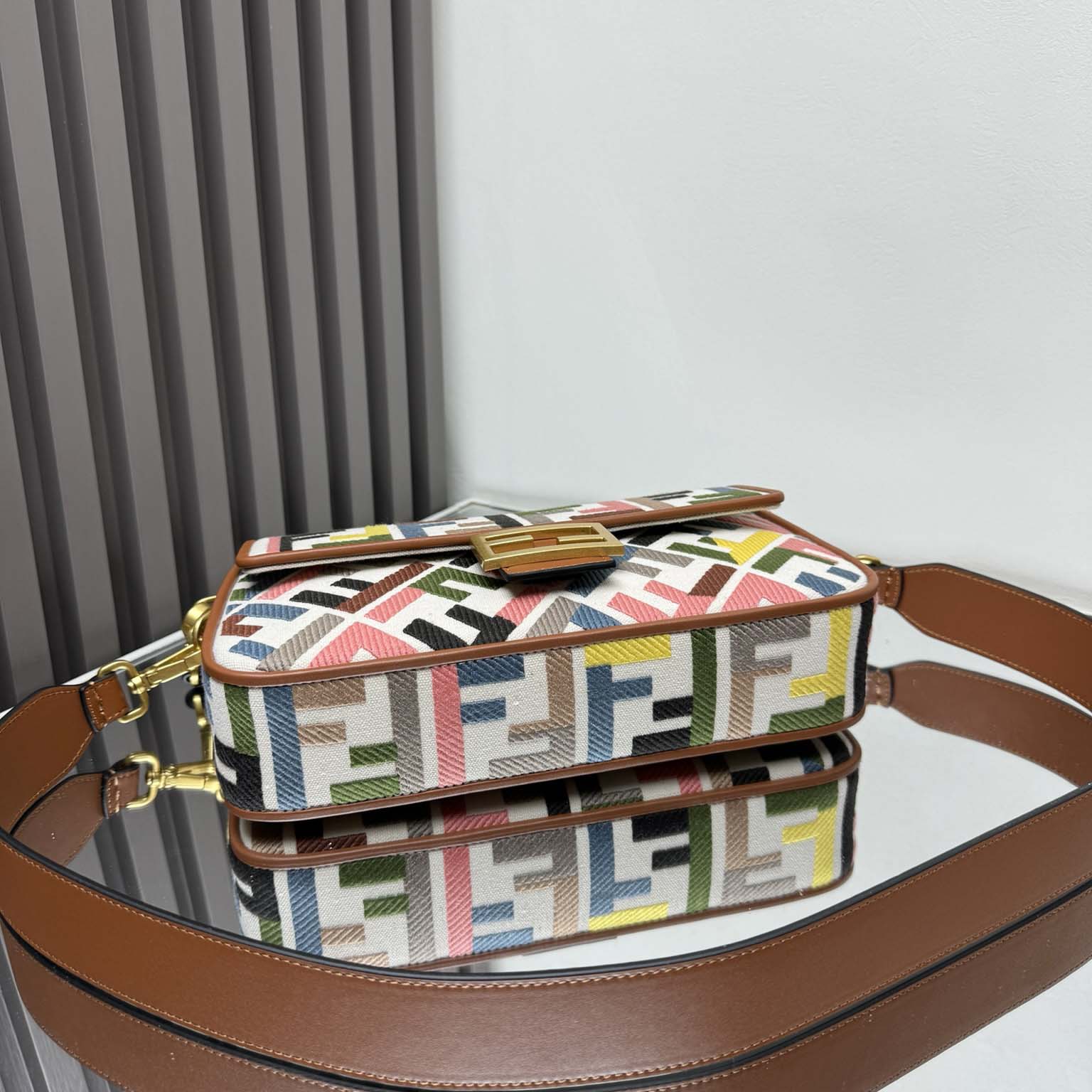 Fendi Baguette Mini  26x13x6cm - PerfectKickZ