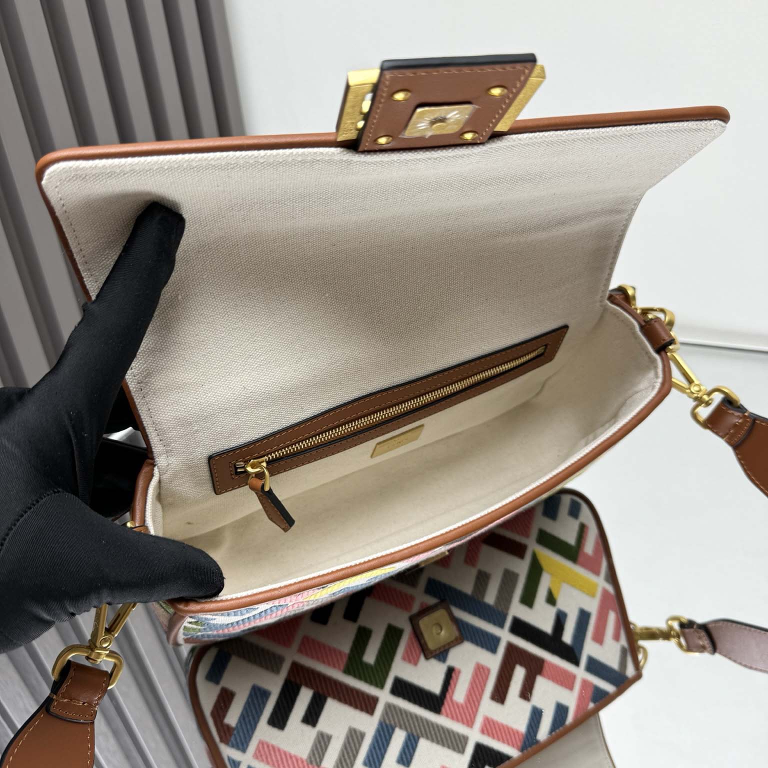Fendi Baguette Mini  26x13x6cm - PerfectKickZ