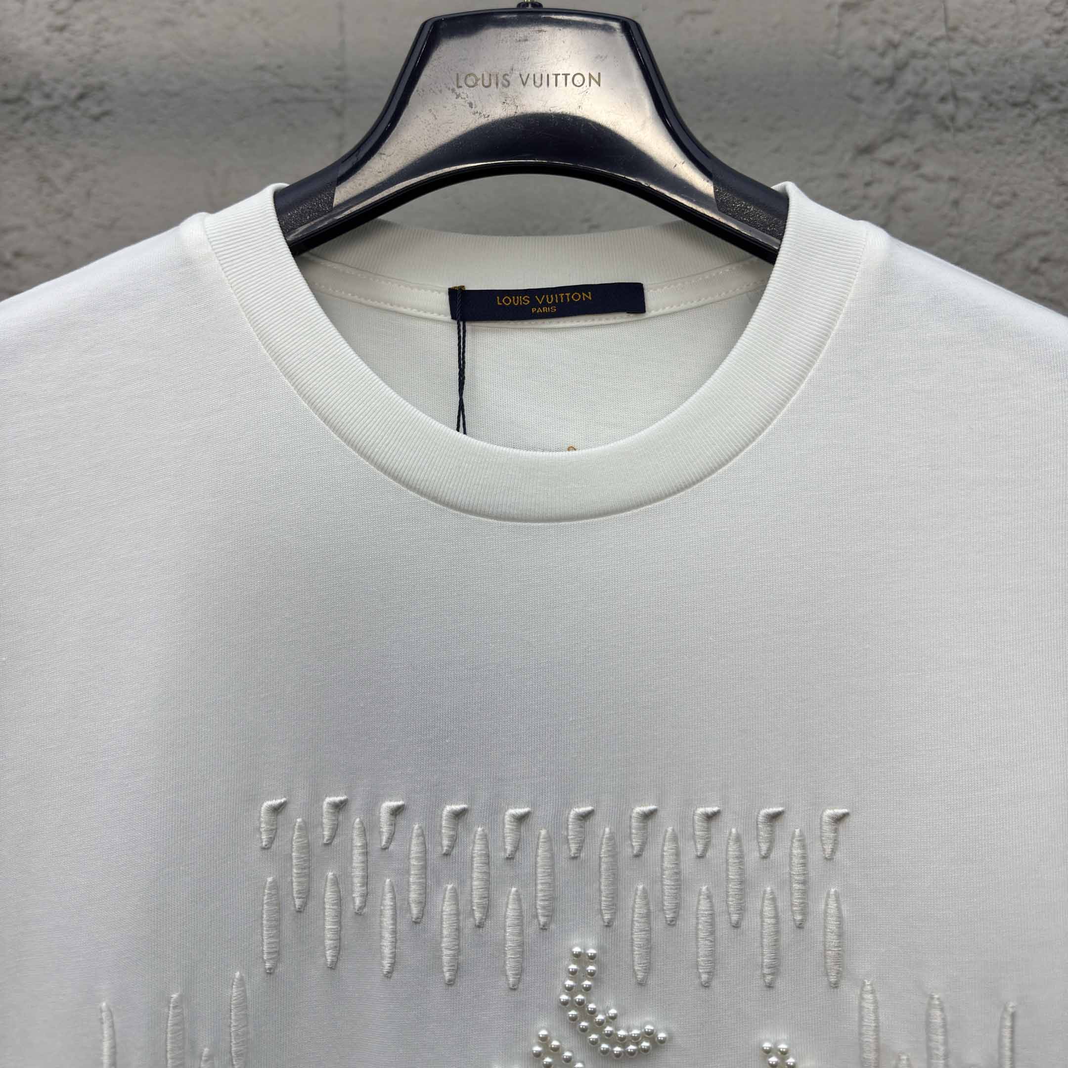 Louis Vuitton Embroidered Signature Cotton T-Shirt  1AFV77 - PerfectKickZ