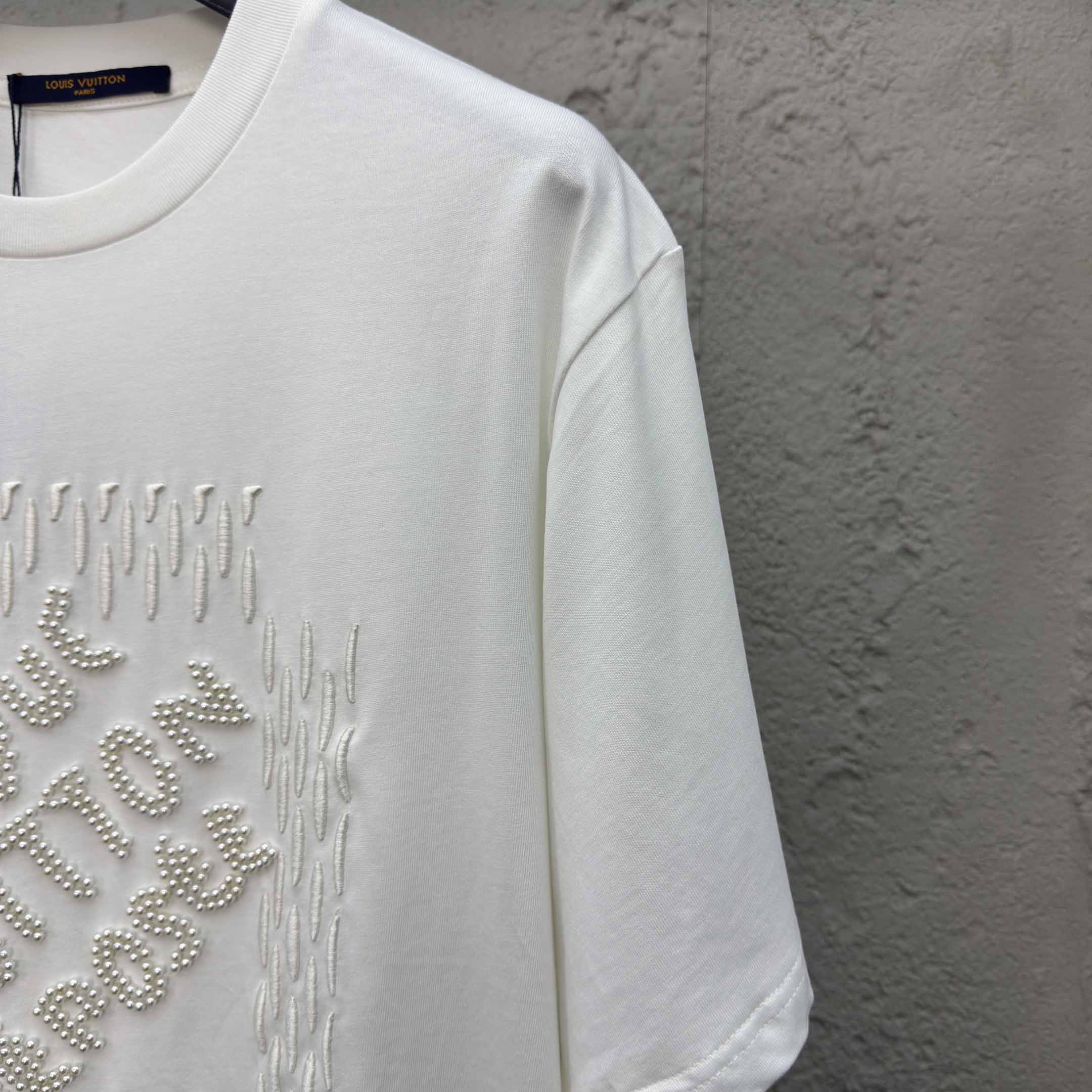 Louis Vuitton Embroidered Signature Cotton T-Shirt  1AFV77 - PerfectKickZ