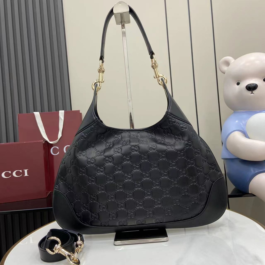 Gucci B Medium Shoulder Bag - PerfectKickZ