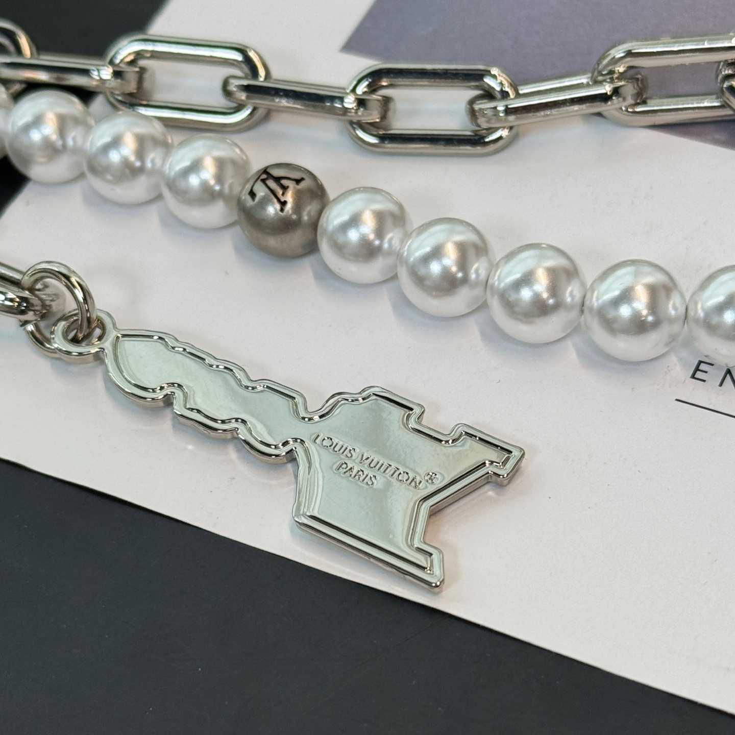 Louis Vuitton Pearls Chain Belt and Bag Charm  M02606 - PerfectKickZ