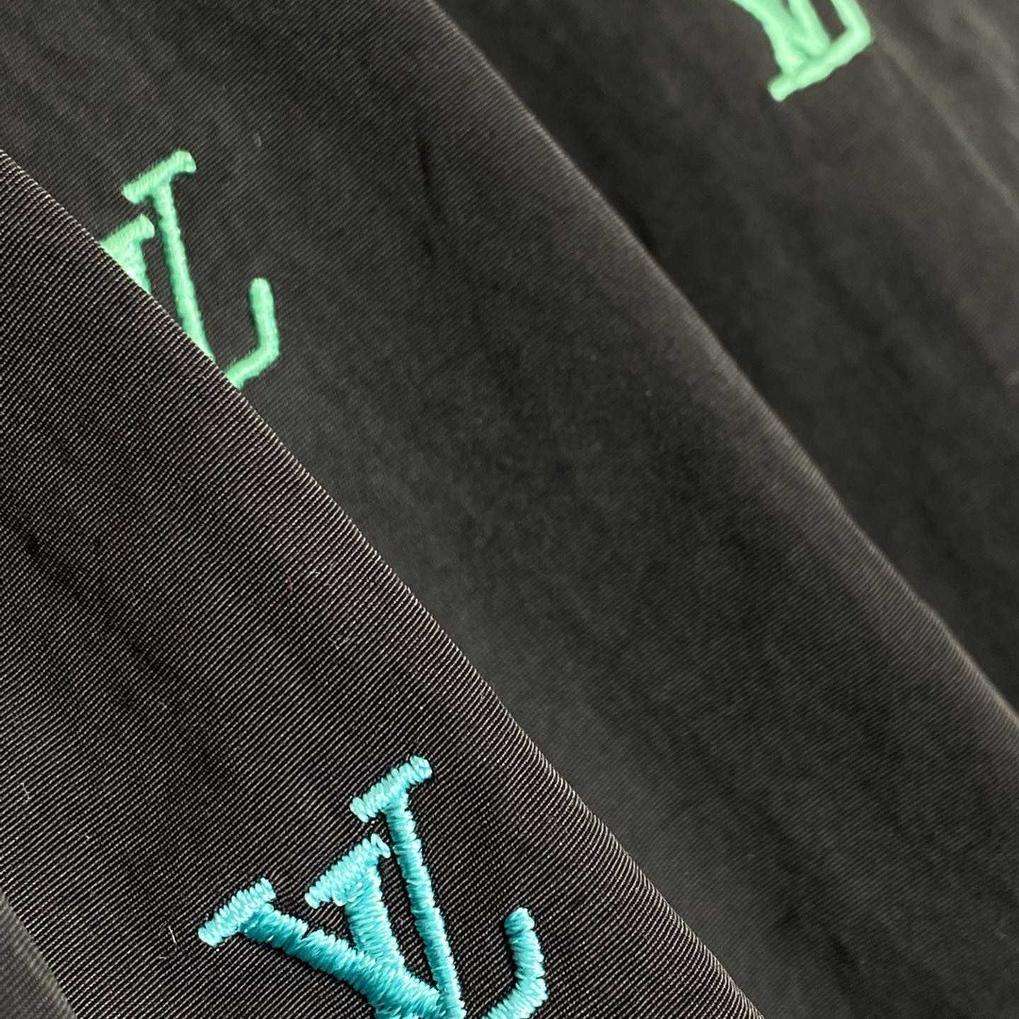 Louis Vuitton LV Blason Gradient Embroidered Swim Shorts   1AGTQT - PerfectKickZ