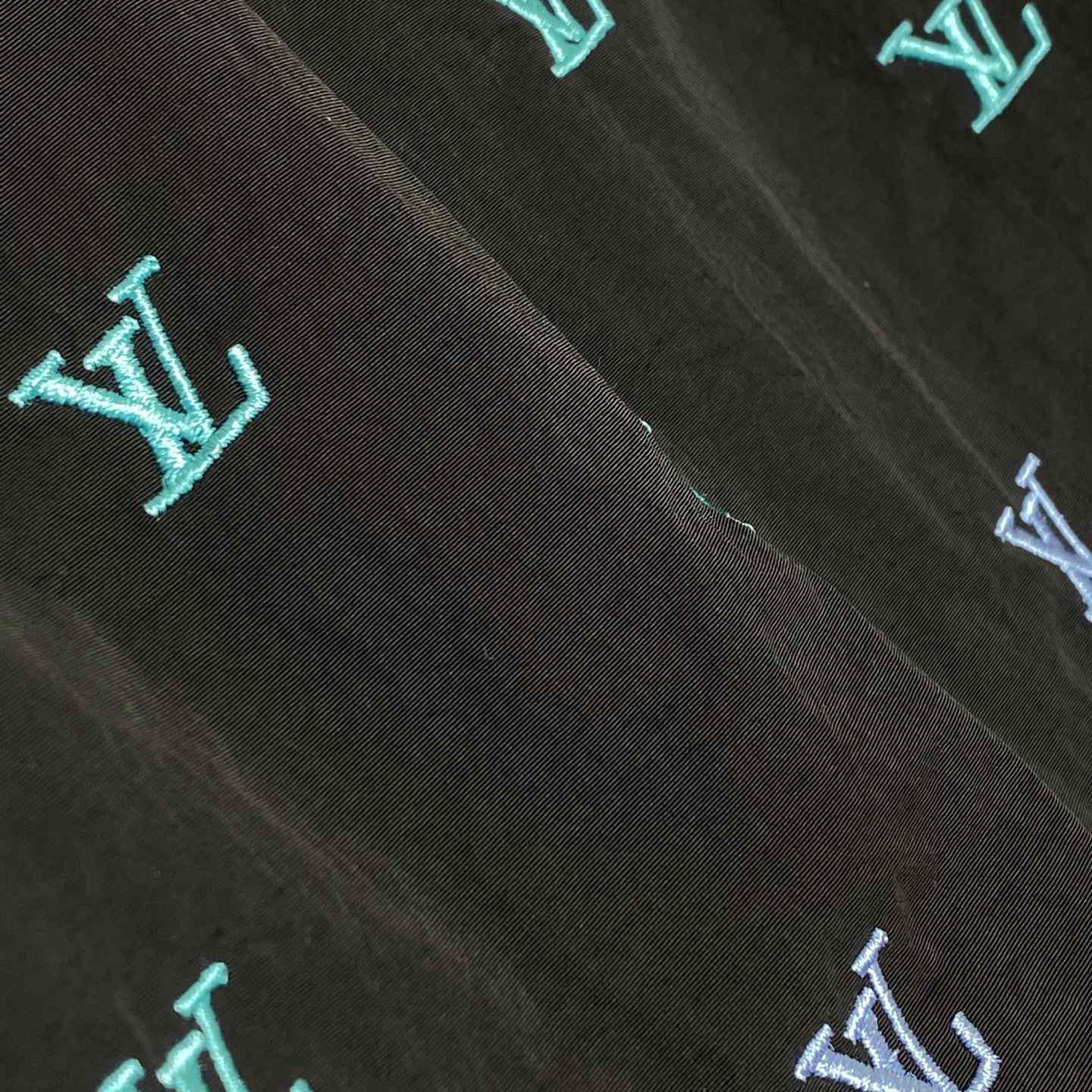 Louis Vuitton LV Blason Gradient Embroidered Swim Shorts   1AGTQT - PerfectKickZ