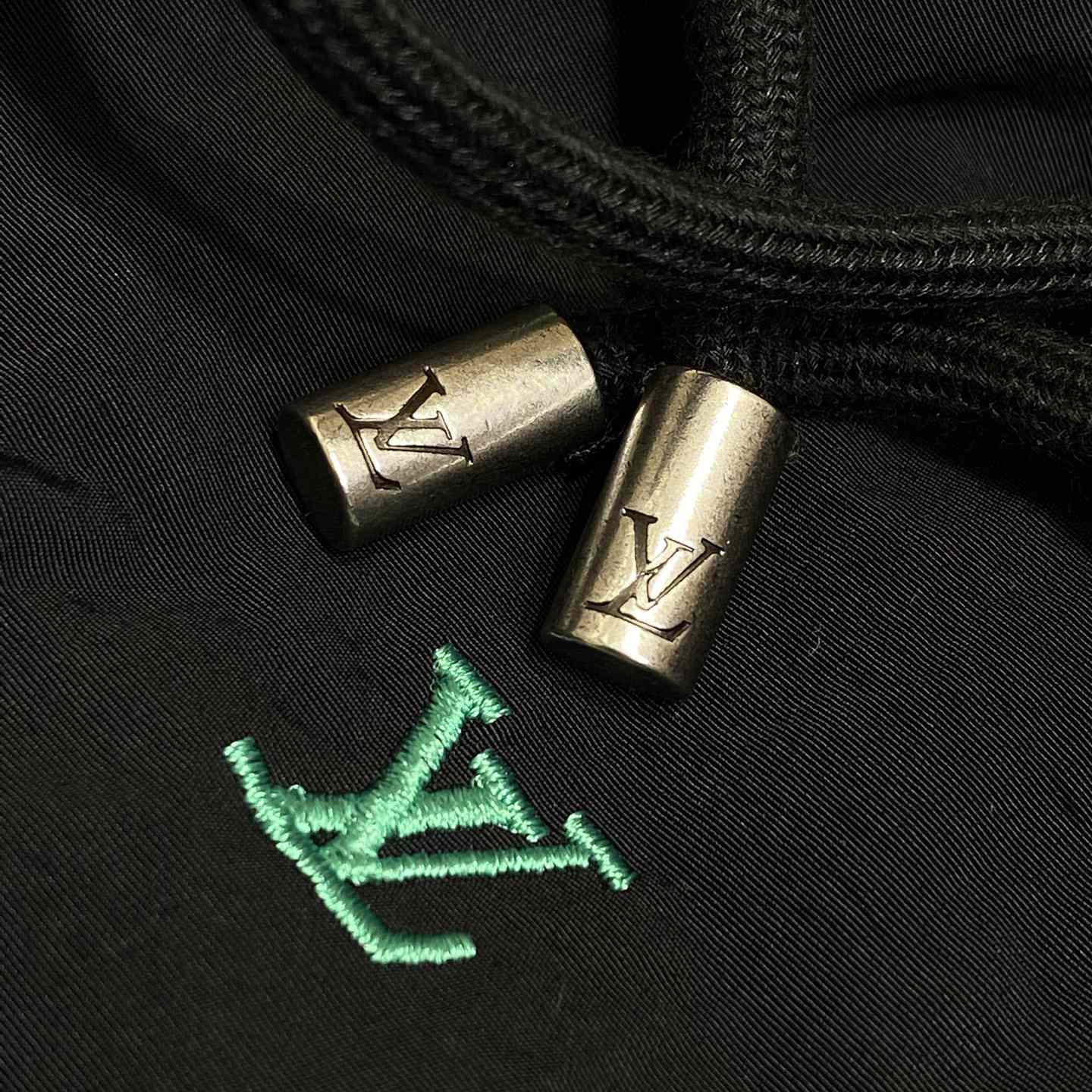 Louis Vuitton LV Blason Gradient Embroidered Swim Shorts   1AGTQT - PerfectKickZ