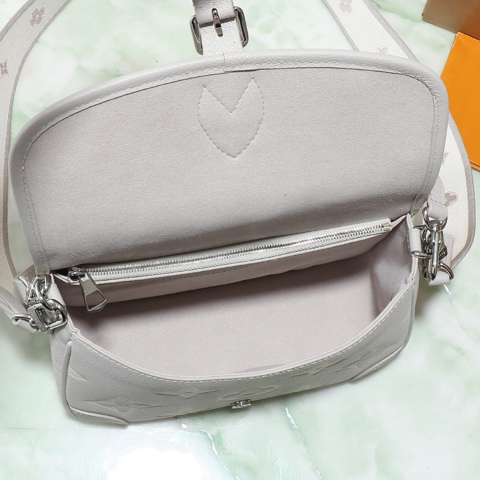 Louis Vuitton Diane   M14214 - PerfectKickZ