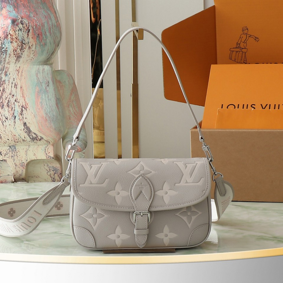 Louis Vuitton Diane   M14214 - PerfectKickZ