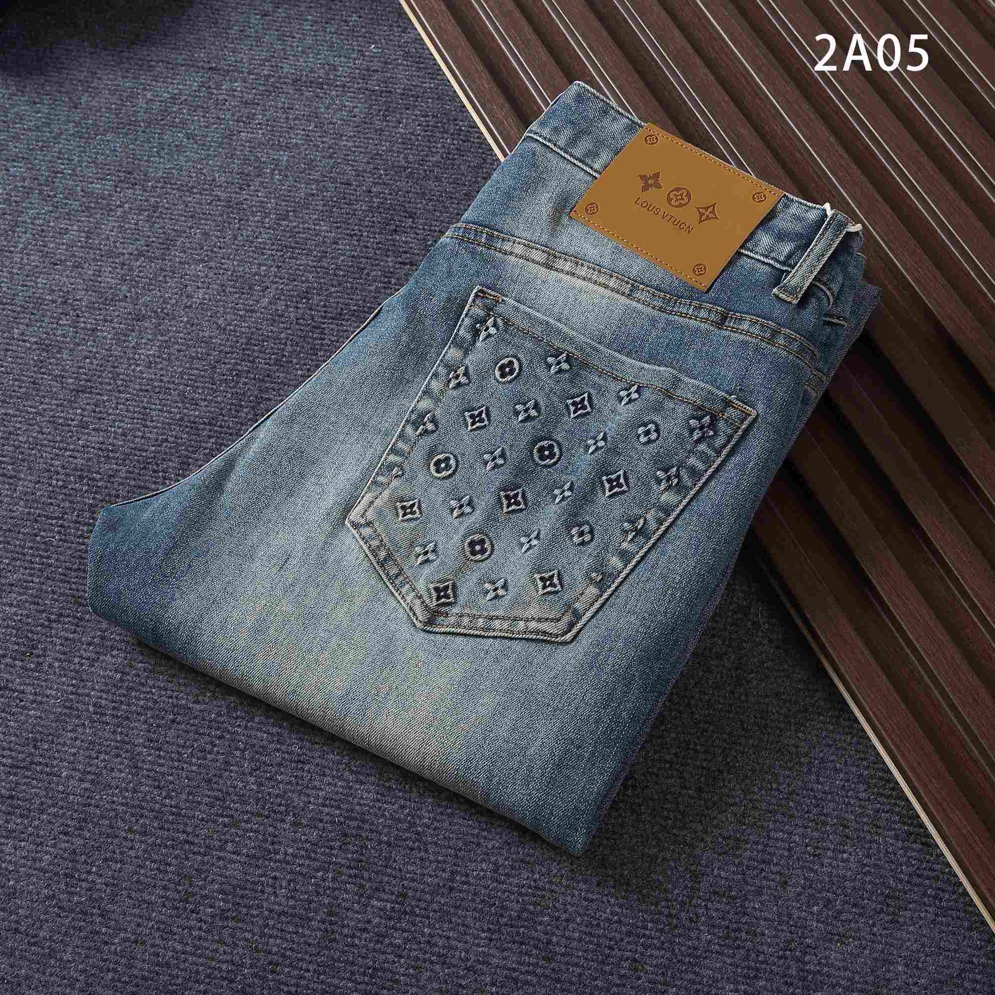 Louis Vuitton Jeans - 