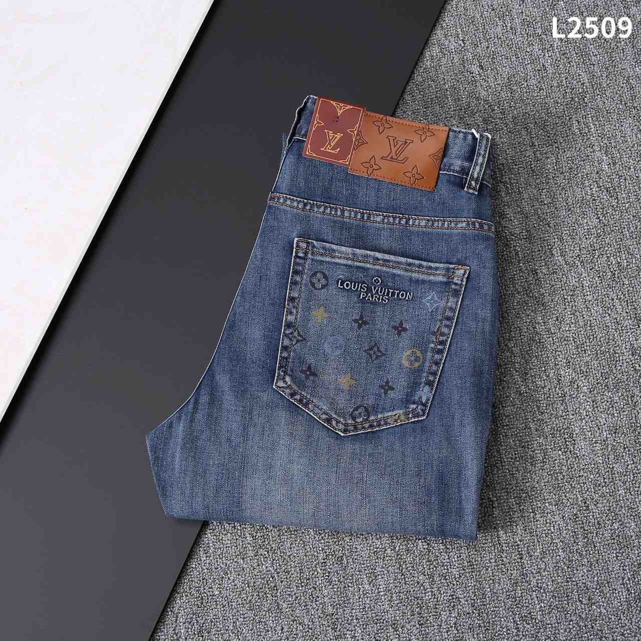 Louis Vuitton Jeans - PerfectKickZ