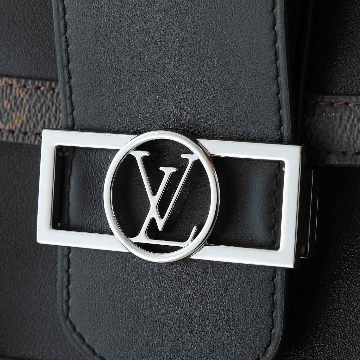 Louis Vuitton Dauphine Soft Vibe MM   M13450 - PerfectKickZ