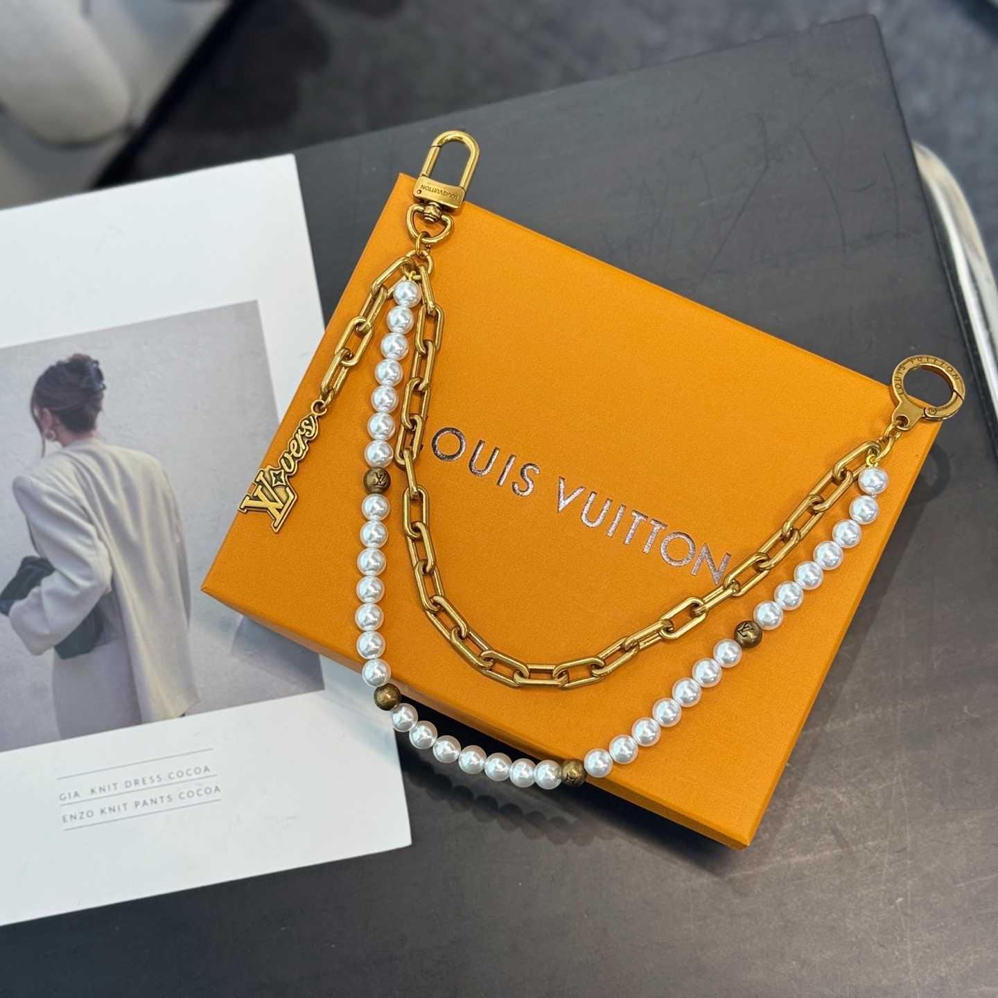 Louis Vuitton Chain Belt Pearls Bag Charm  M01689 - PerfectKickZ