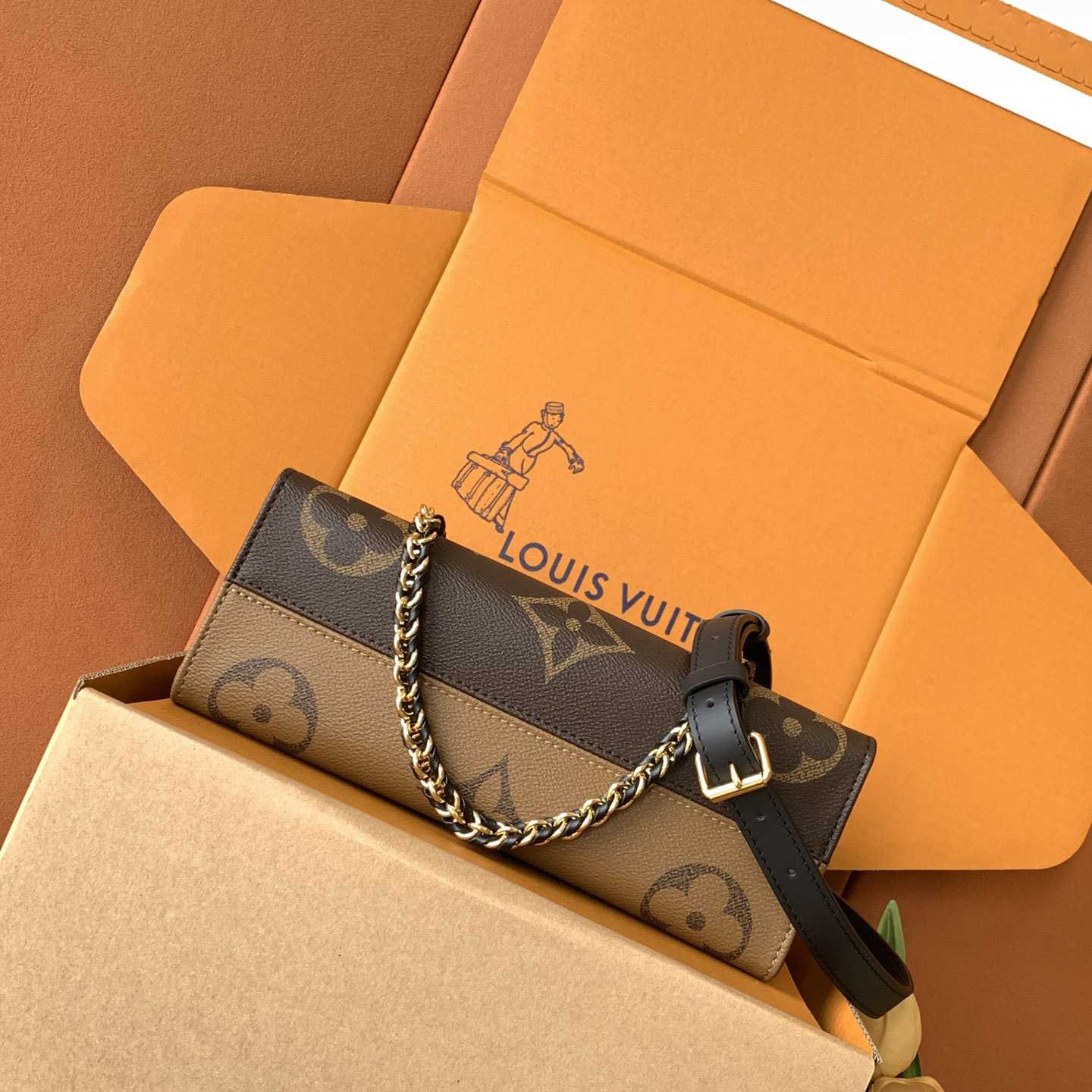 Louis Vuitton OnTheGo East West Chain  M14236 - PerfectKickZ
