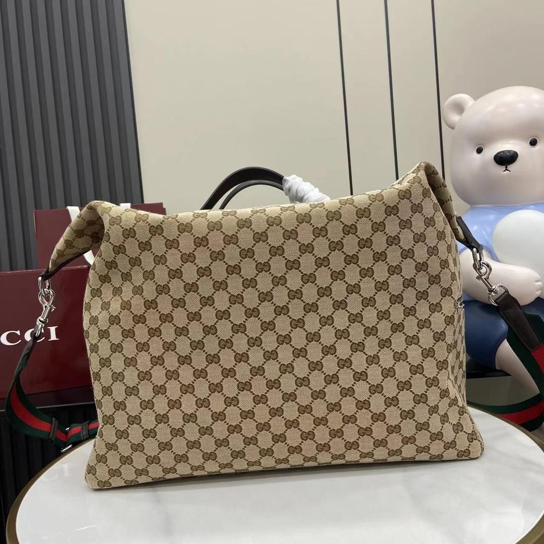 Gucci GG Canvas Medium Duffle Bag - PerfectKickZ