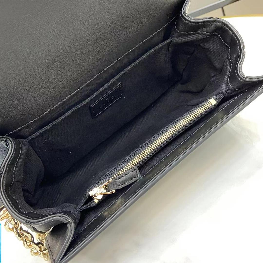 Gucci Go Small Shoulder Bag - PerfectKickZ