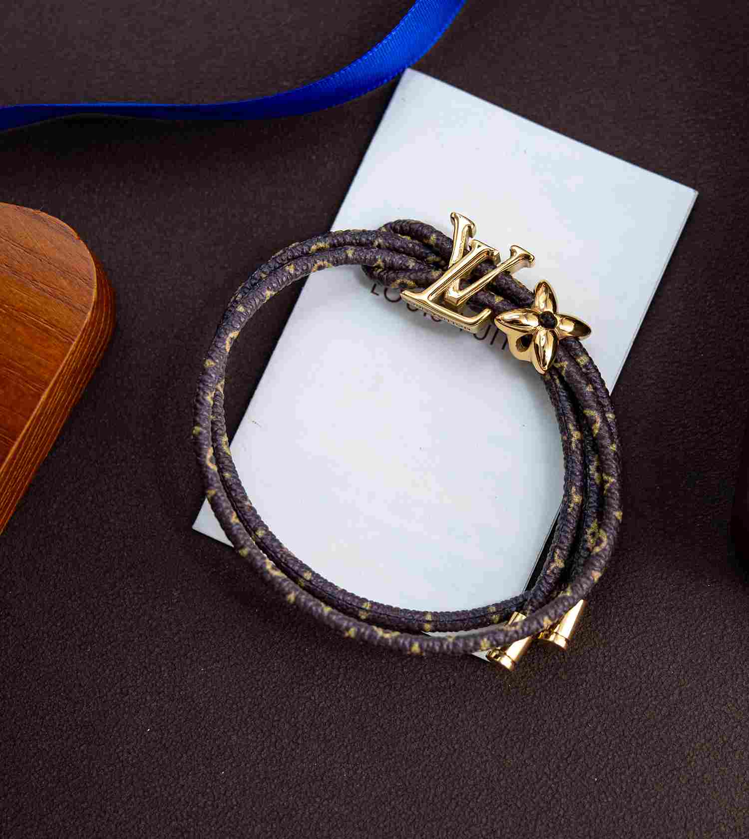 Louis Vuitton LV Bloom Bracelet   M8416Z - PerfectKickZ