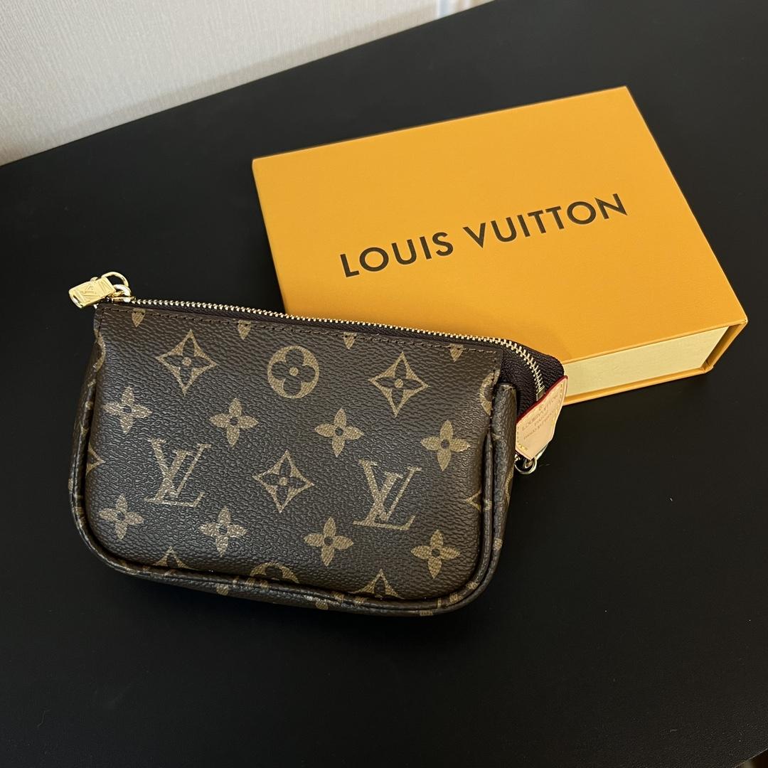 Louis Vuitton Mini Pochette Accessoires     - PerfectKickZ
