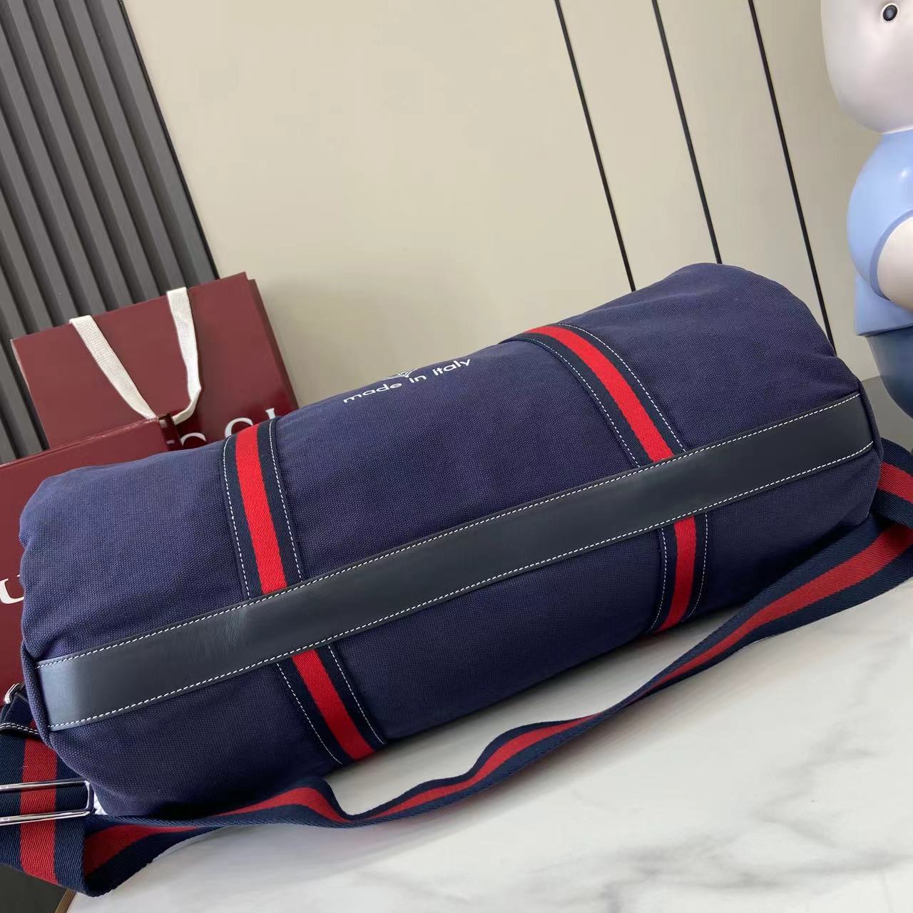 Gucci Large Printed Canvas Duffle Bag - PerfectKickZ