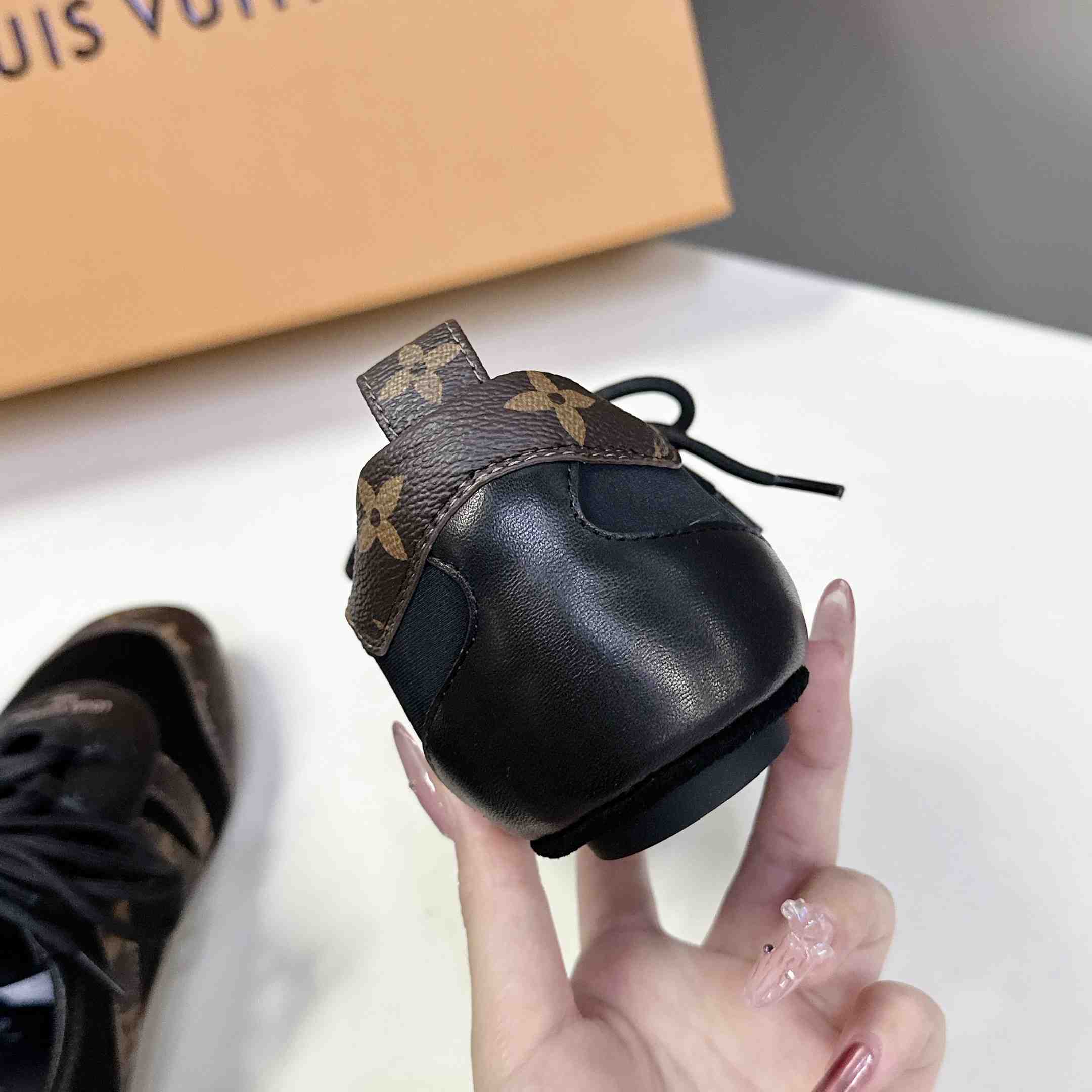 Louis Vuitton LV Sneakerina   1AHNDI - PerfectKickZ